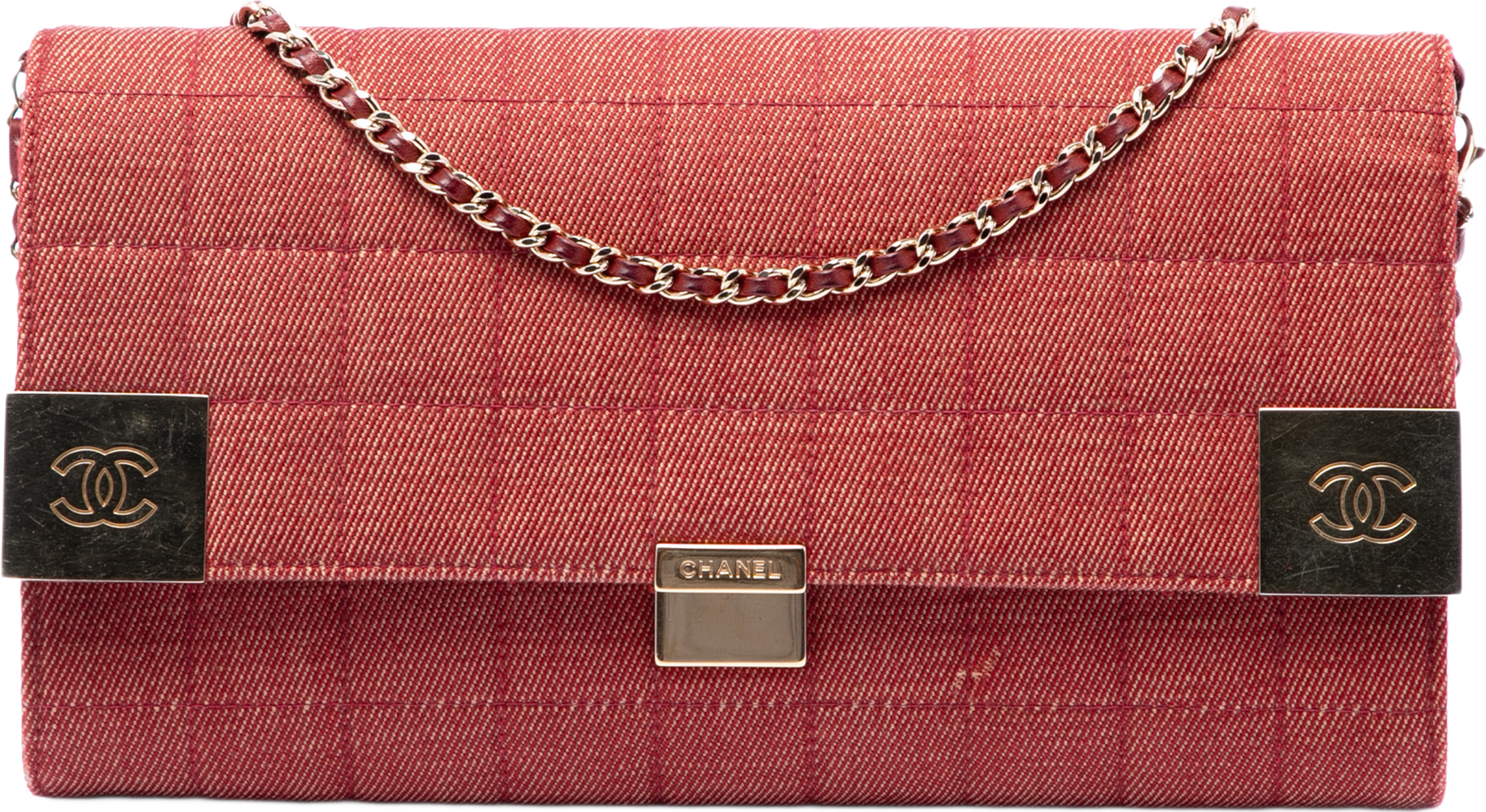 Chanel Cc Choco Bar Denim Chain Flap, från Luxclusif, i färgen röd. Klicka för att öppna bilden i stort format