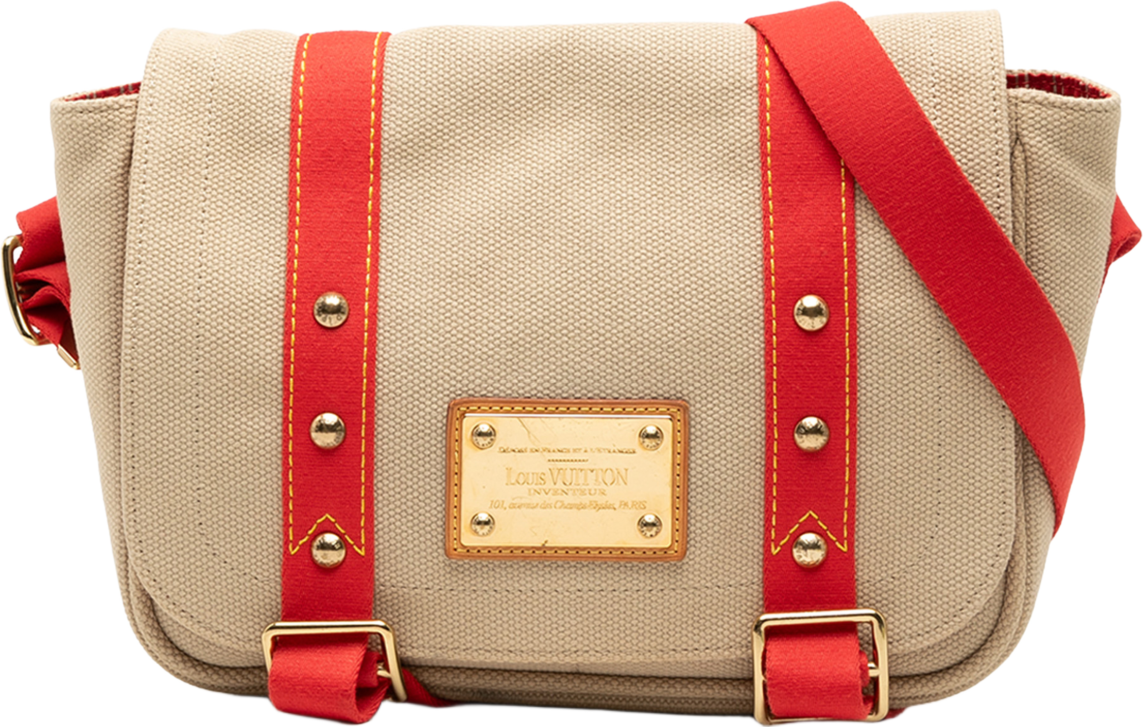 Louis Vuitton Antigua Besace Pm, från Luxclusif, i färgen beige. Klicka för att öppna bilden i stort format