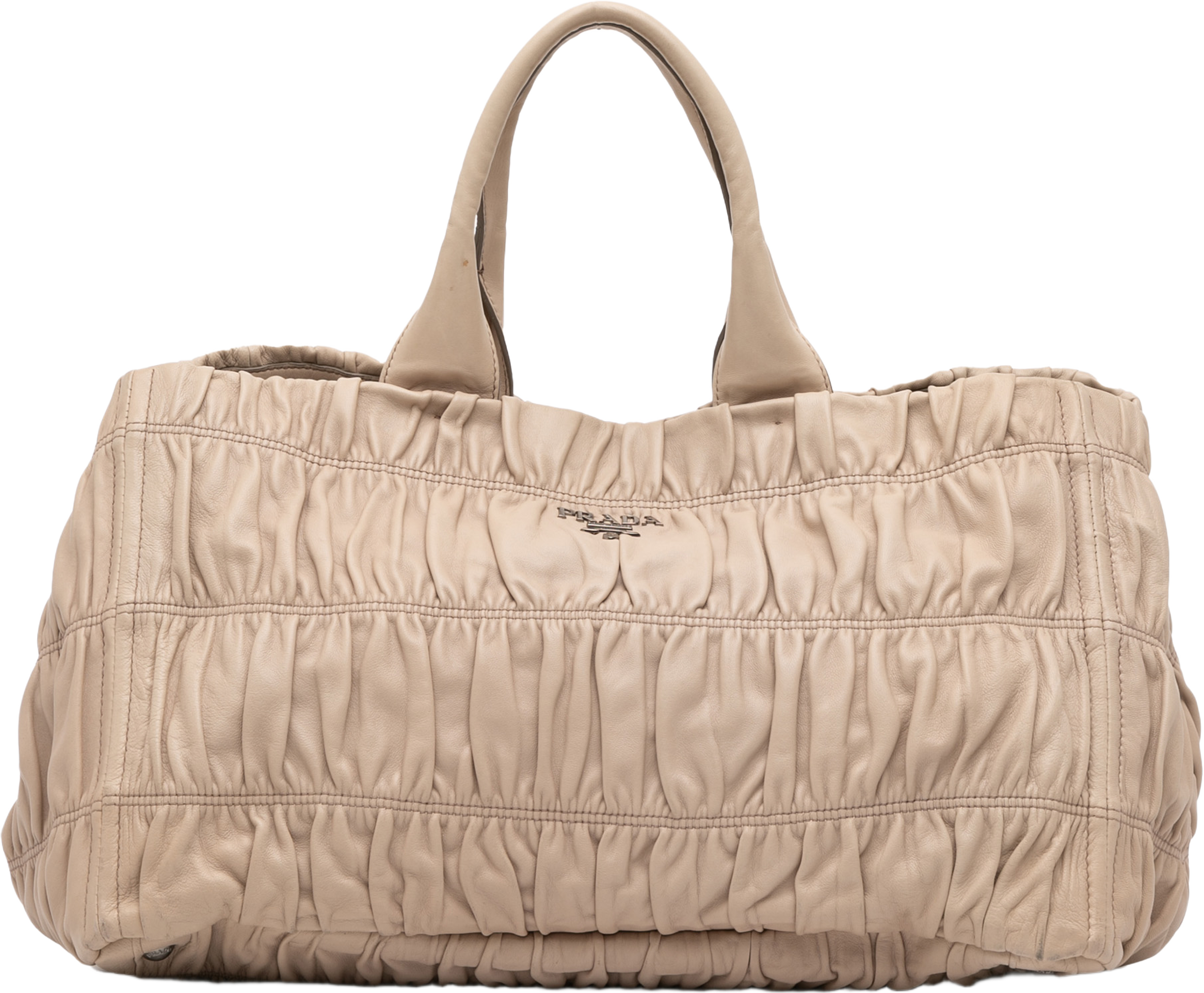 Prada Nappa Gaufre Handbag, från Luxclusif, i färgen light beige. Klicka för att öppna bilden i stort format
