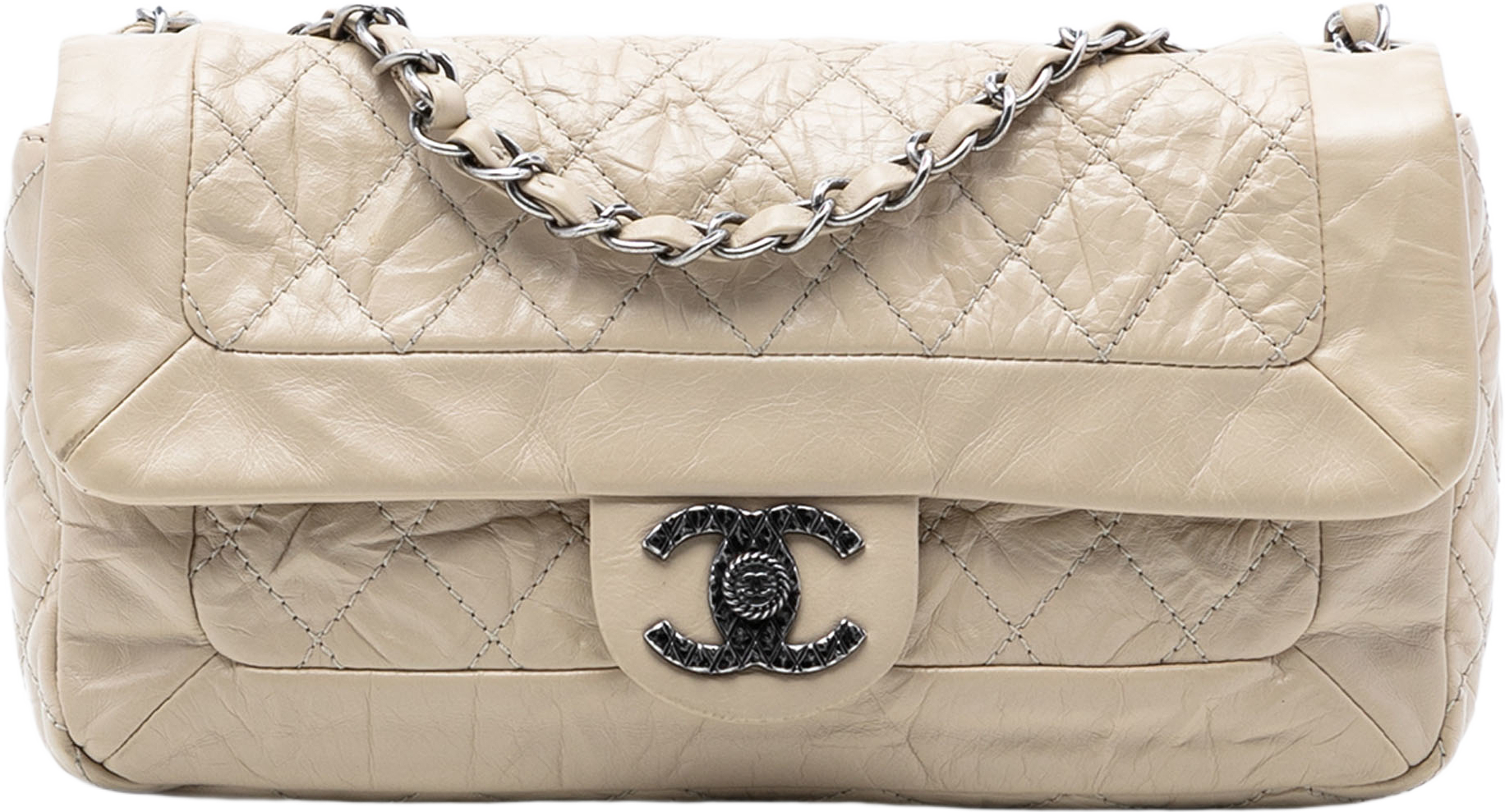 Chanel Aged Calfskin Coco Rider Flap, från Luxclusif, i färgen light beige. Klicka för att öppna bilden i stort format