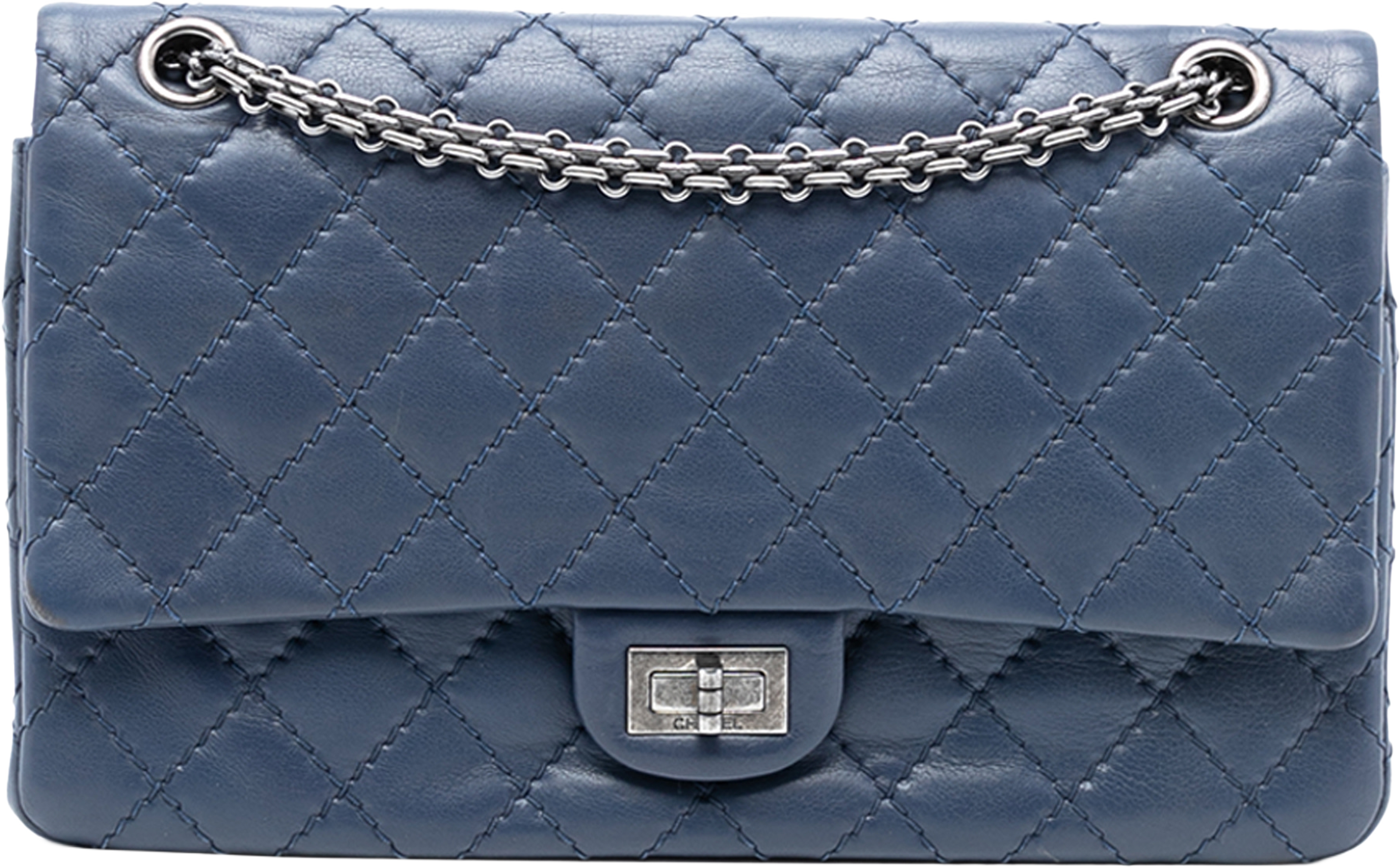 Chanel Reissue 2.55 Aged Calfskin Double Flap 226, från Luxclusif, i färgen blue. Klicka för att öppna bilden i stort format