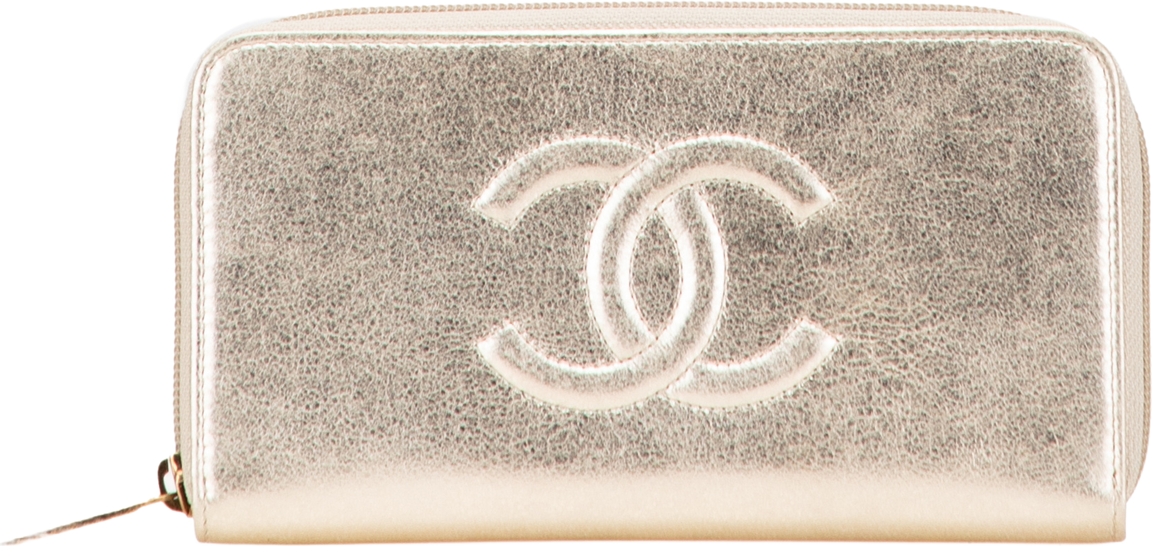 Chanel Cc Metallic Lambskin Zip Around Wallet, från Luxclusif, i färgen light gold. Klicka för att öppna bilden i stort format