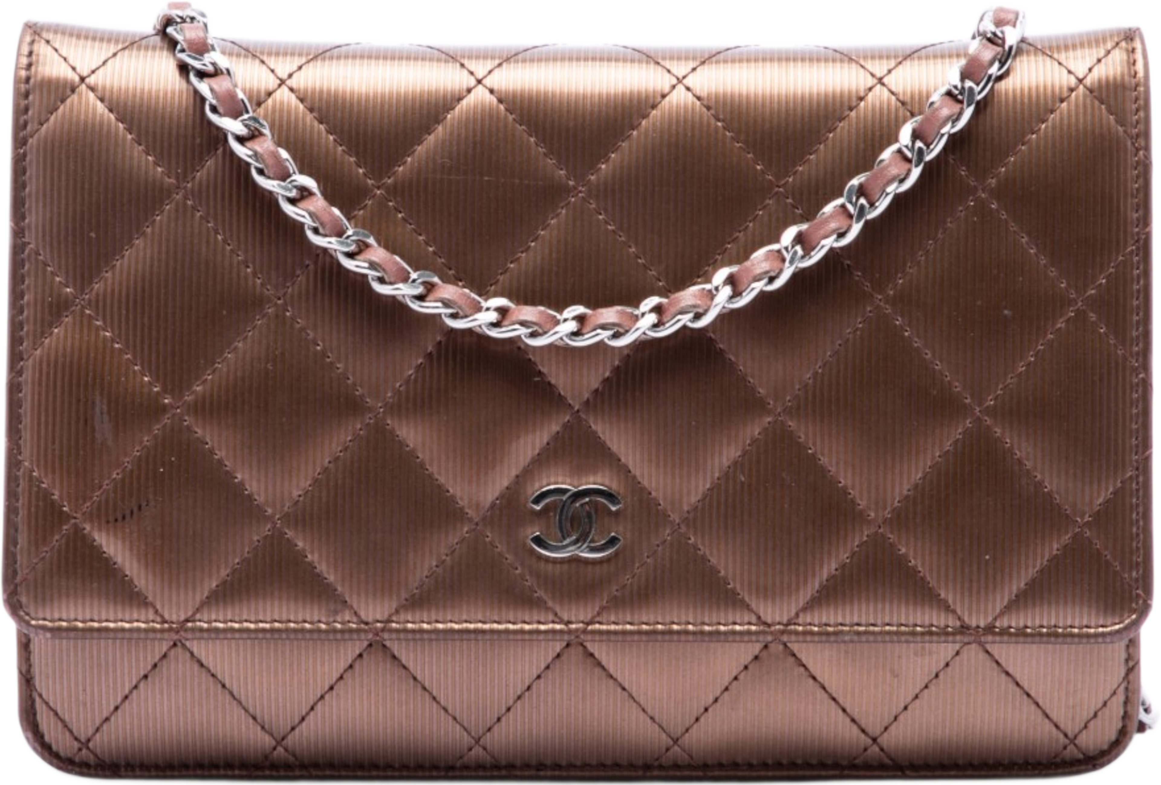 Chanel Cc Quilted Striated Metallic Patent Wallet On Chain, från Luxclusif, i färgen brun. Klicka för att öppna bilden i stort format