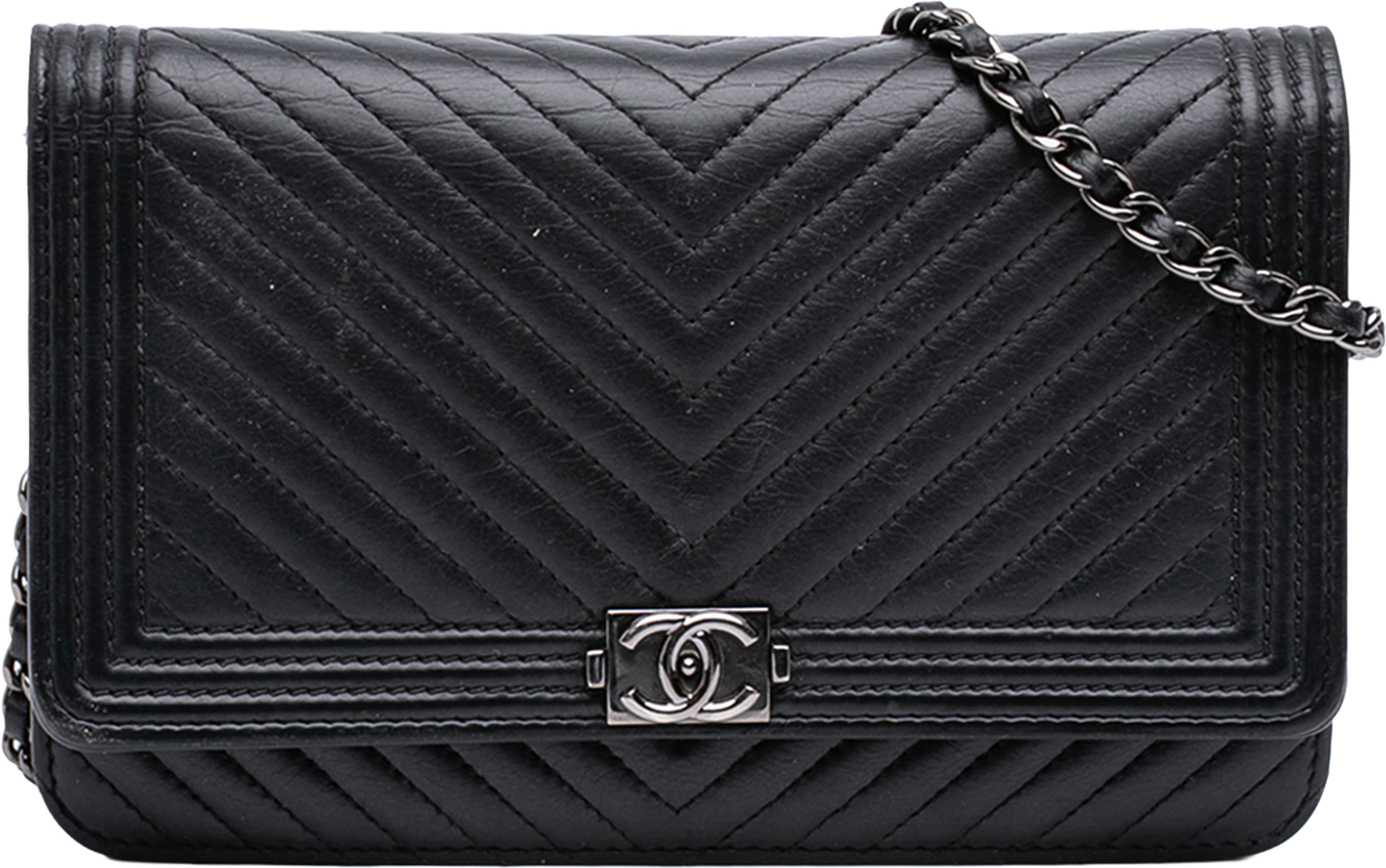 Chanel Chevron Lambskin Boy Wallet On Chain, från Luxclusif, i färgen black. Klicka för att öppna bilden i stort format