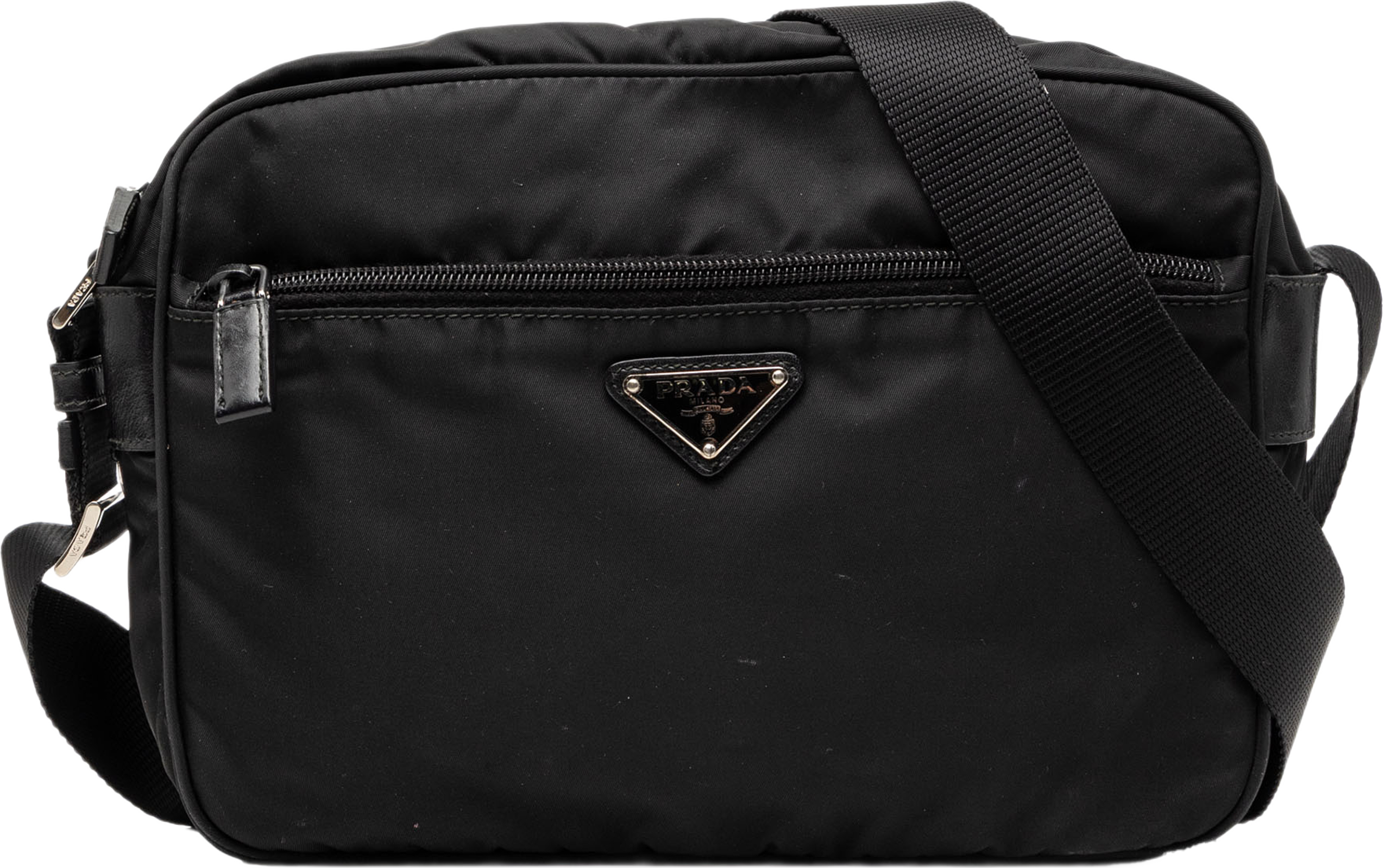 Prada Tessuto Camera Bag, från Luxclusif, i färgen black. Klicka för att öppna bilden i stort format