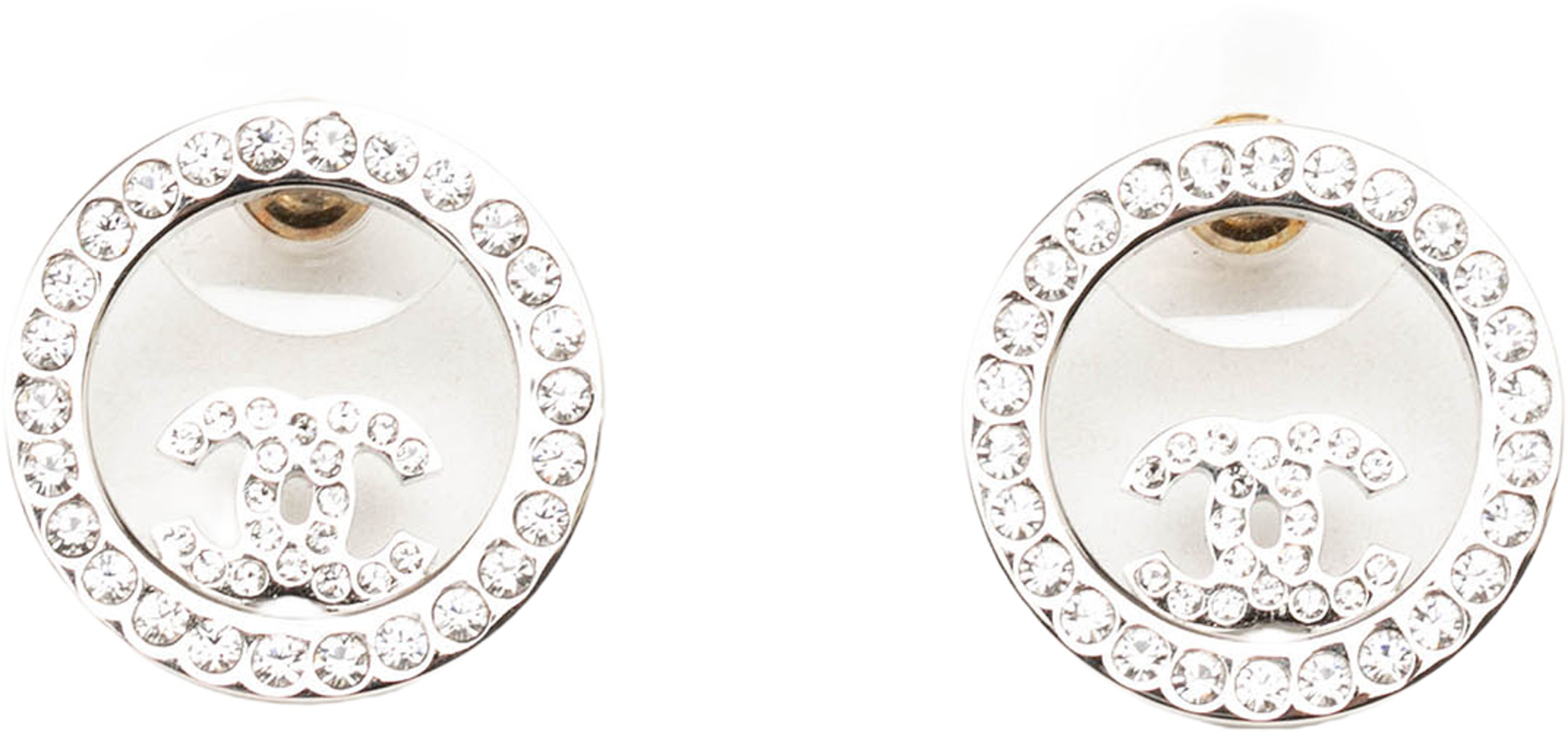 Chanel Cc Brass Strass Push Back Earrings, från Luxclusif, i färgen silver. Klicka för att öppna bilden i stort format