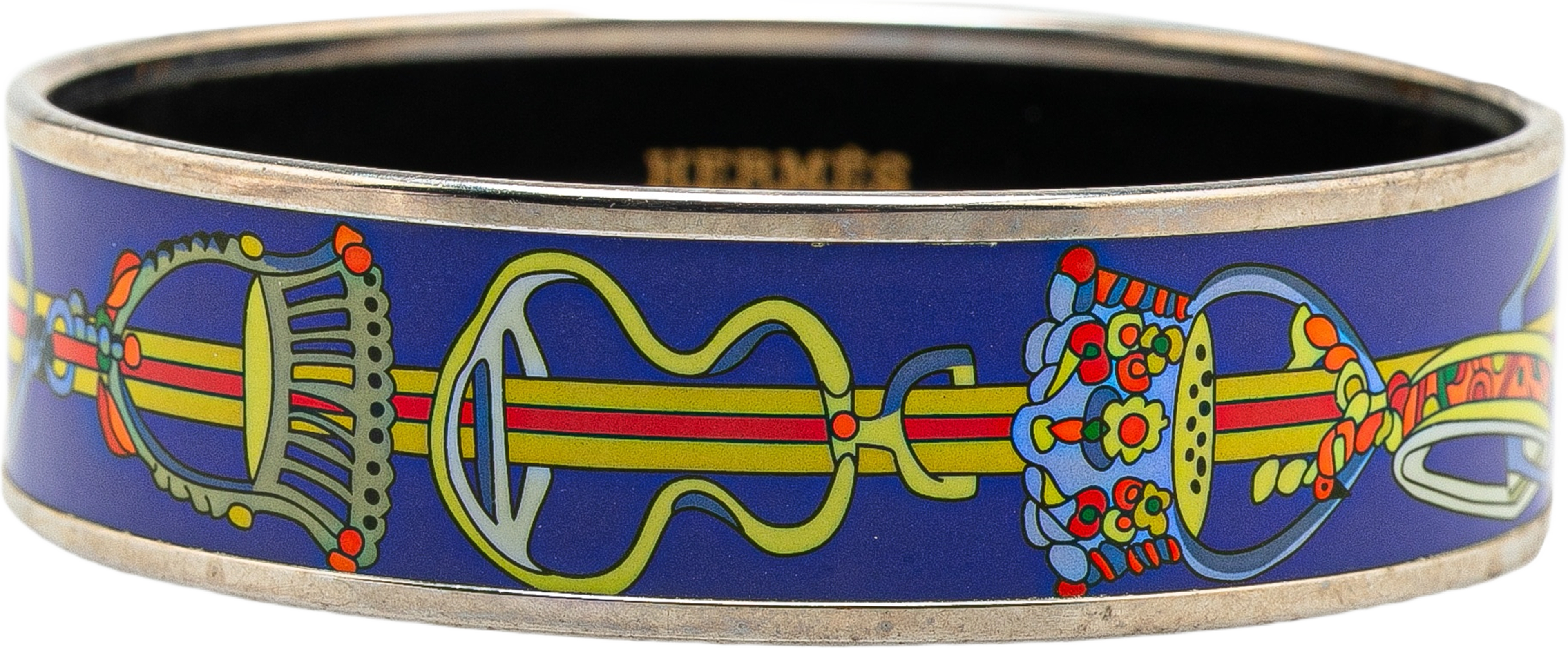 Hermès Wide Cloissone Enamel Bangle 65, från Luxclusif, i färgen blue.