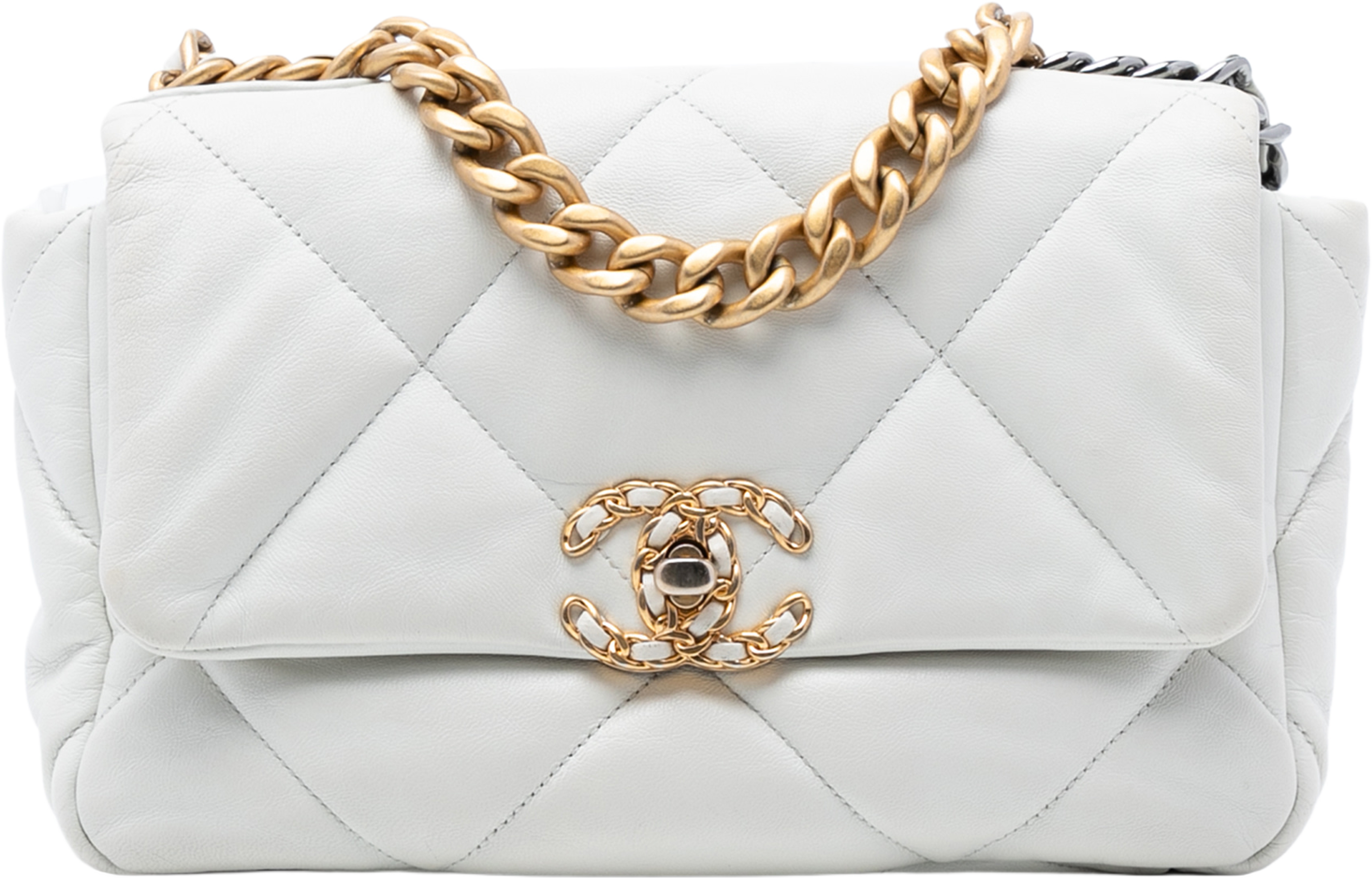 Chanel Medium Lambskin 19 Flap, från Luxclusif, i färgen white. Klicka för att öppna bilden i stort format
