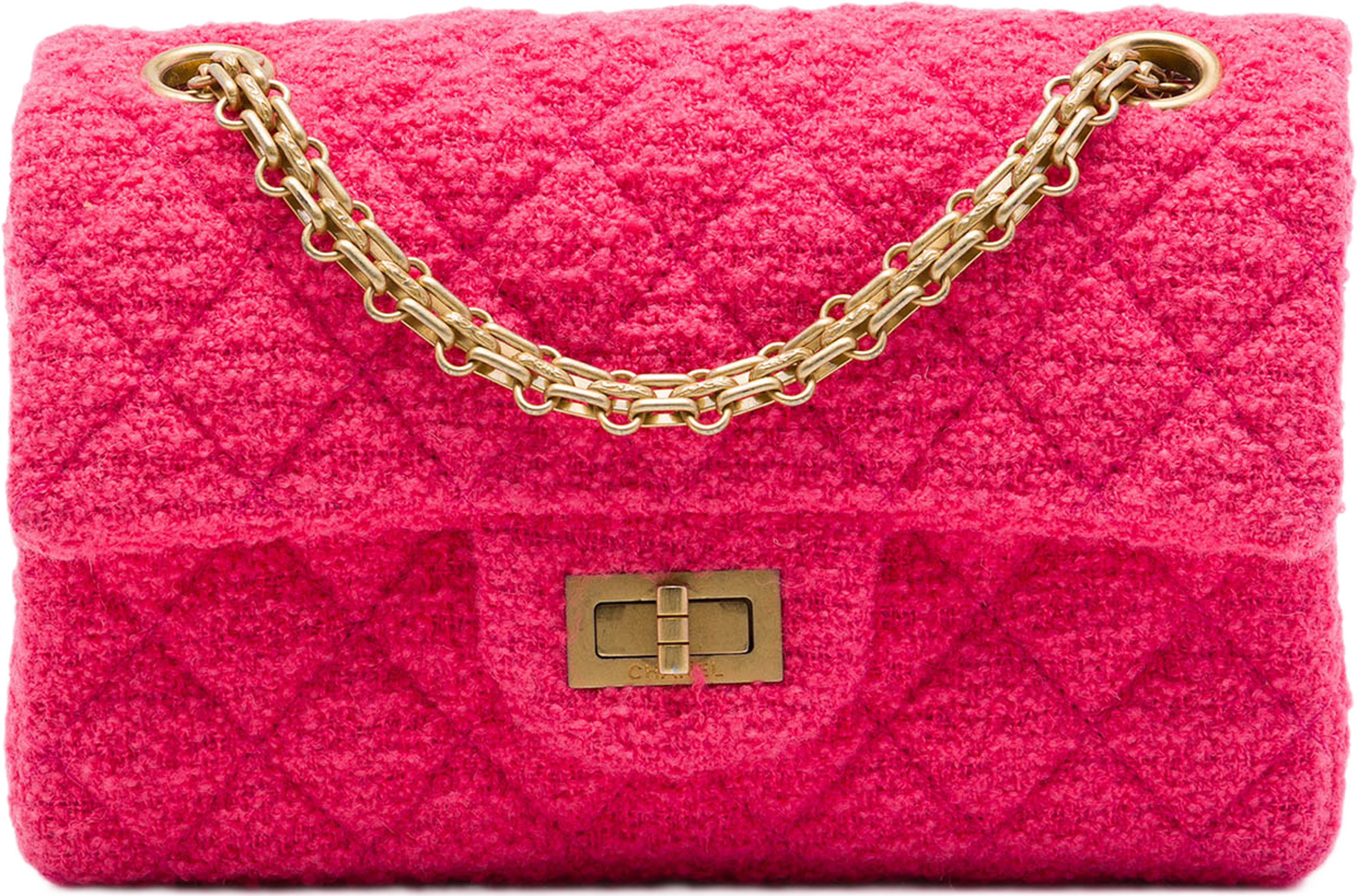 Chanel Mini Quilted Tweed Reissue 2.55 Single Flap 224, från Luxclusif, i färgen rosa. Klicka för att öppna bilden i stort format