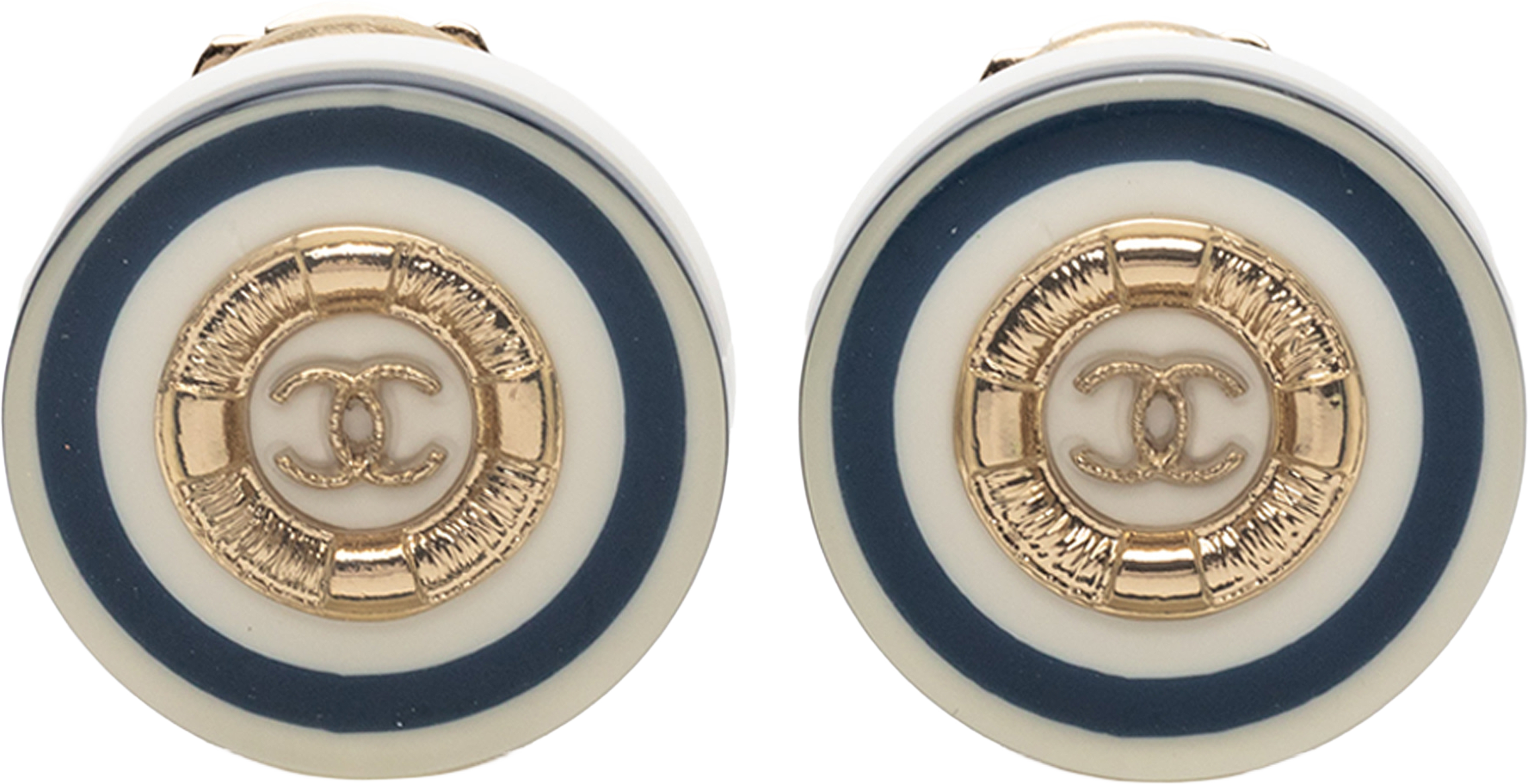 Chanel Gold Plated Cc Resin Button Clip On Earrings, från Luxclusif, i färgen white. Klicka för att öppna bilden i stort format