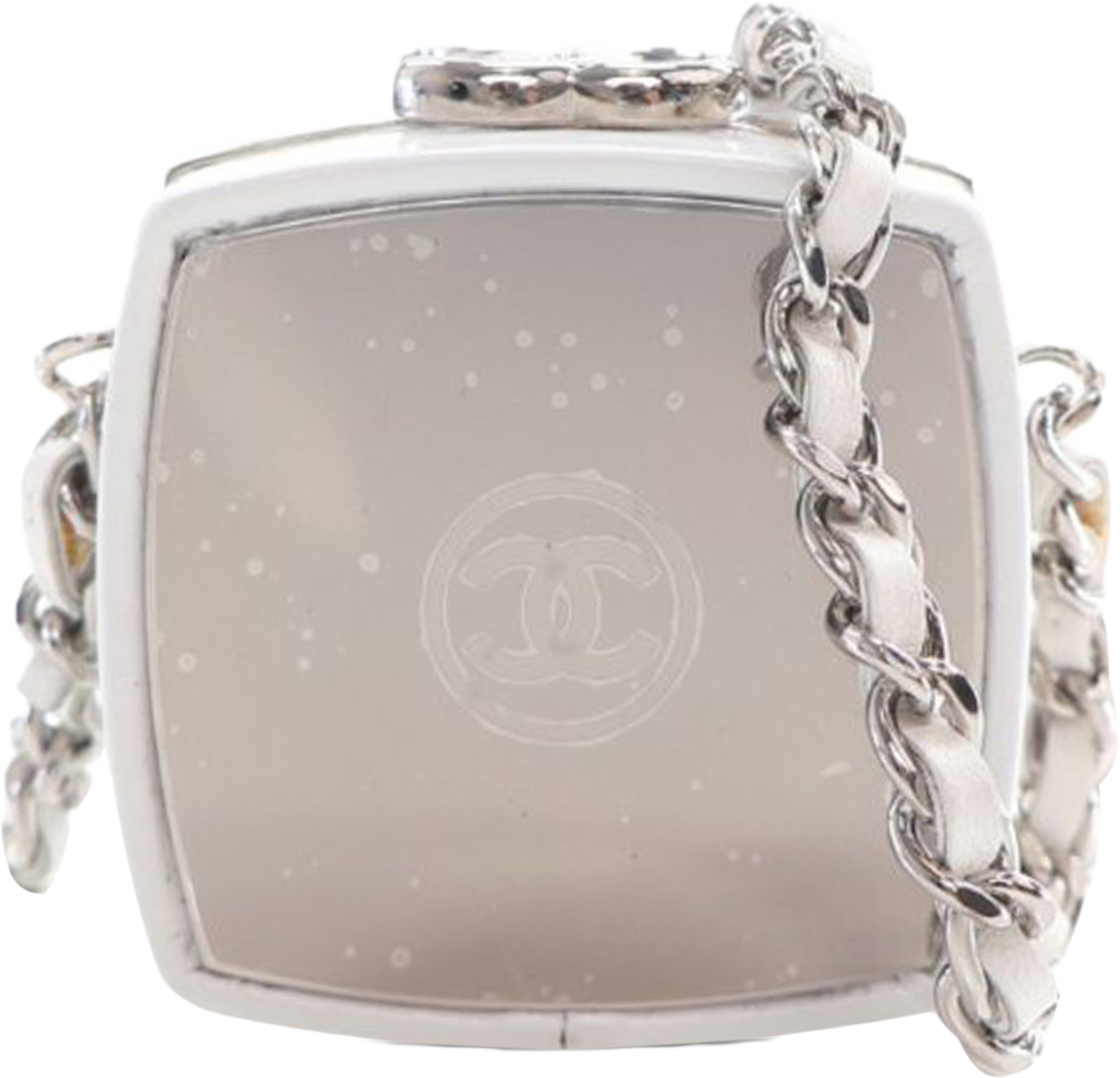 Chanel Patent Goatskin Make-up Box Clutch With Chain, från Luxclusif, i färgen white. Klicka för att öppna bilden i stort format