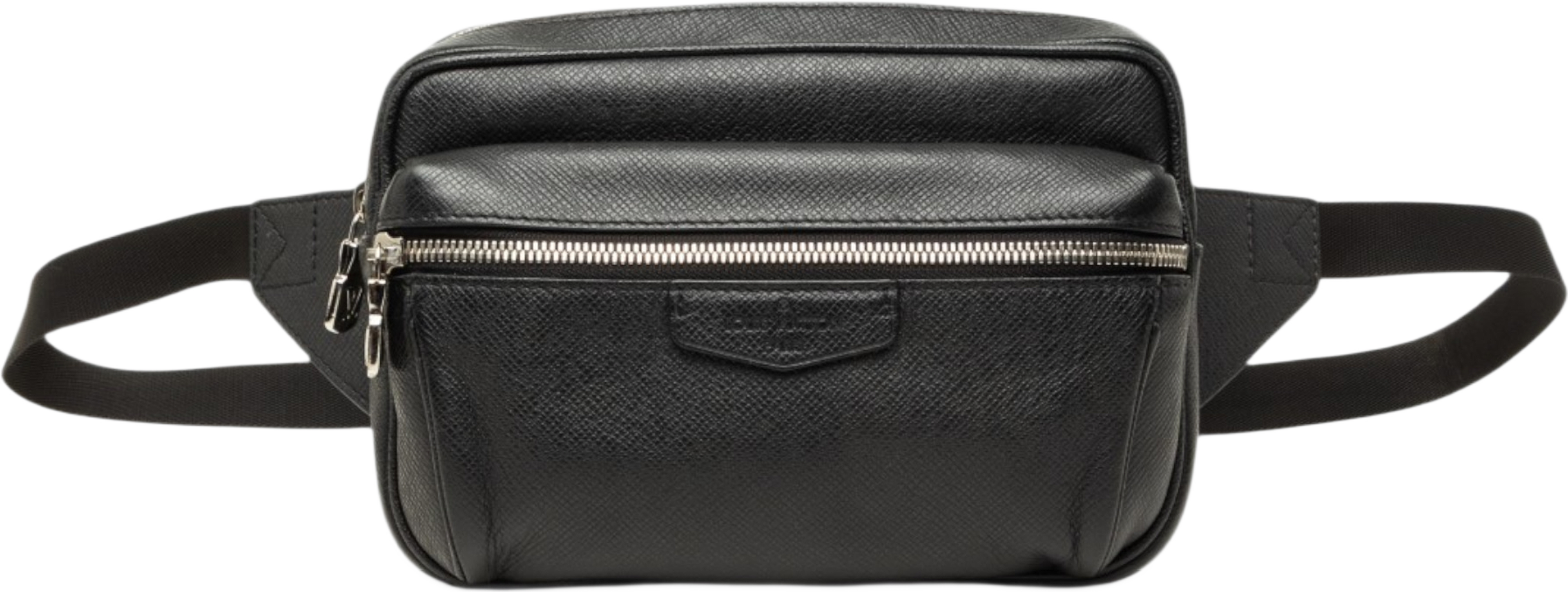 Louis Vuitton Taiga Outdoor Bumbag, från Luxclusif, i färgen svart. Klicka för att öppna bilden i stort format