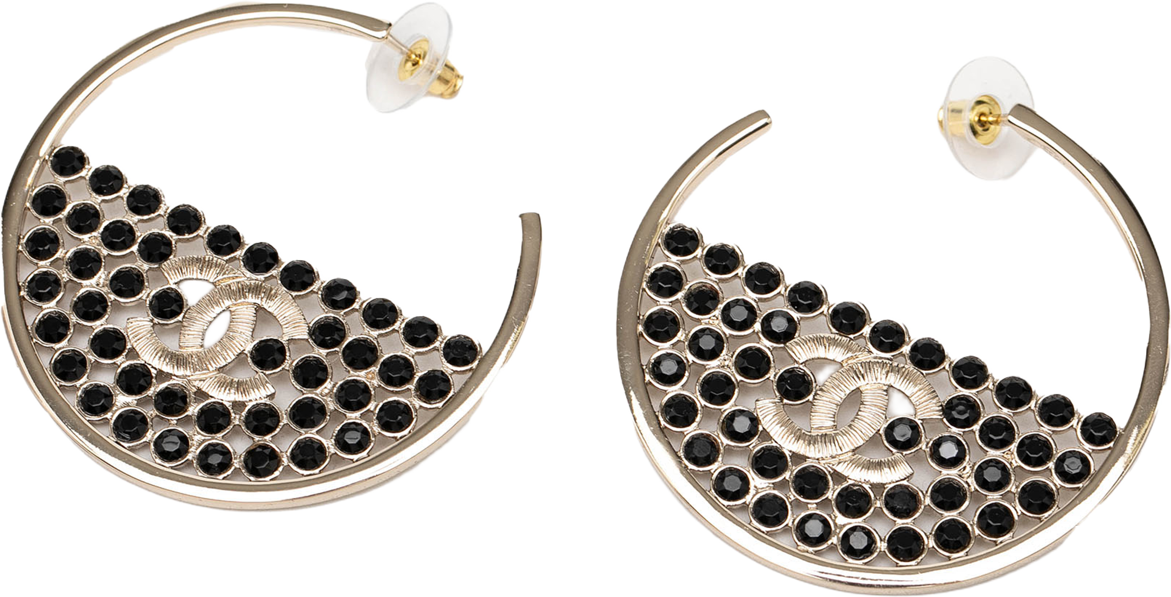 Chanel Cc Gold Plated Strass Hoop Push Back Earrings, från Luxclusif, i färgen gold. Klicka för att öppna bilden i stort format