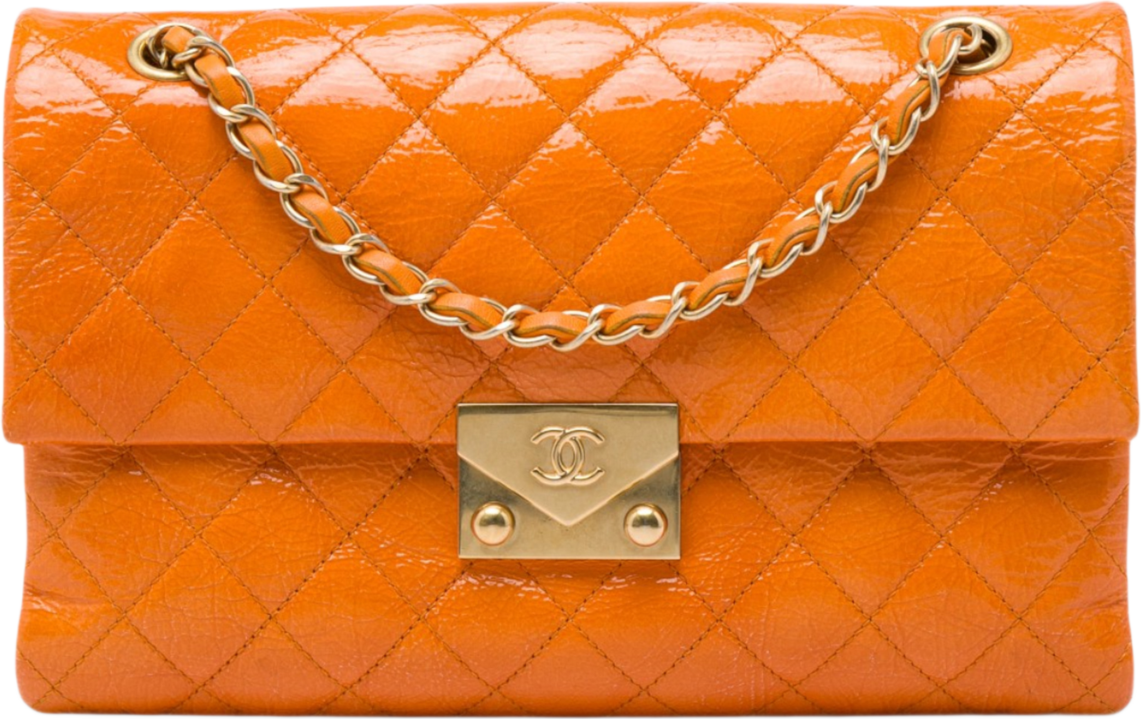 Chanel Medium Quilted Crinkled Patent Pagoda Accordion Flap, från Luxclusif, i färgen orange. Klicka för att öppna bilden i stort format