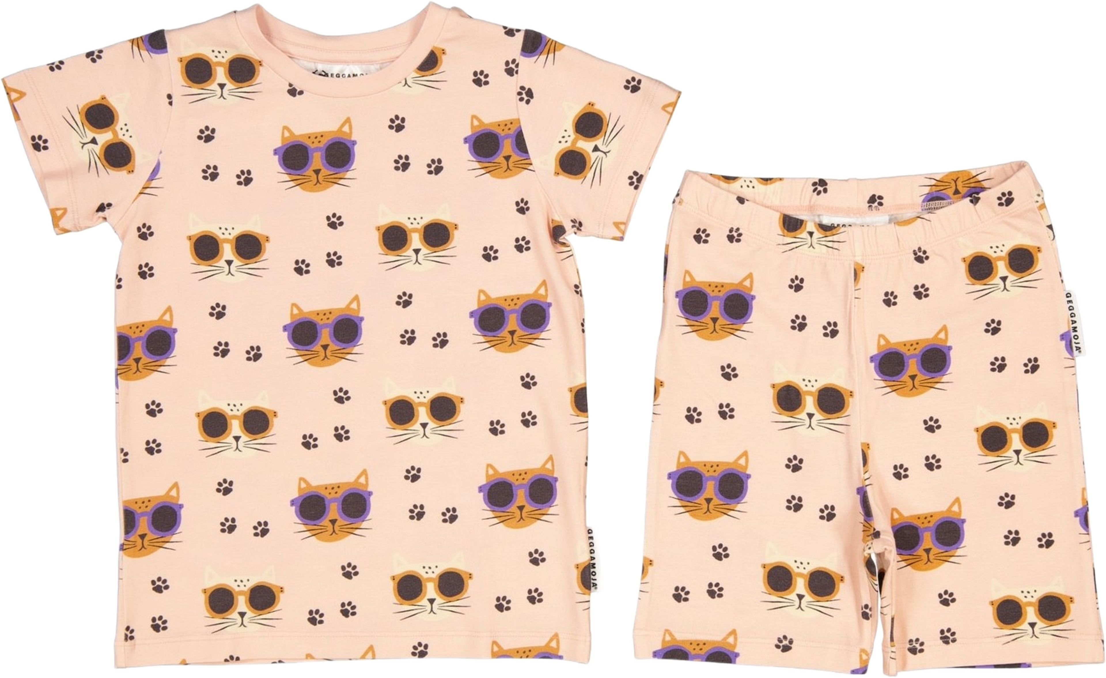 Sommarset, från Geggamoja, i färgen rosa. Klicka för att öppna bilden i stort format