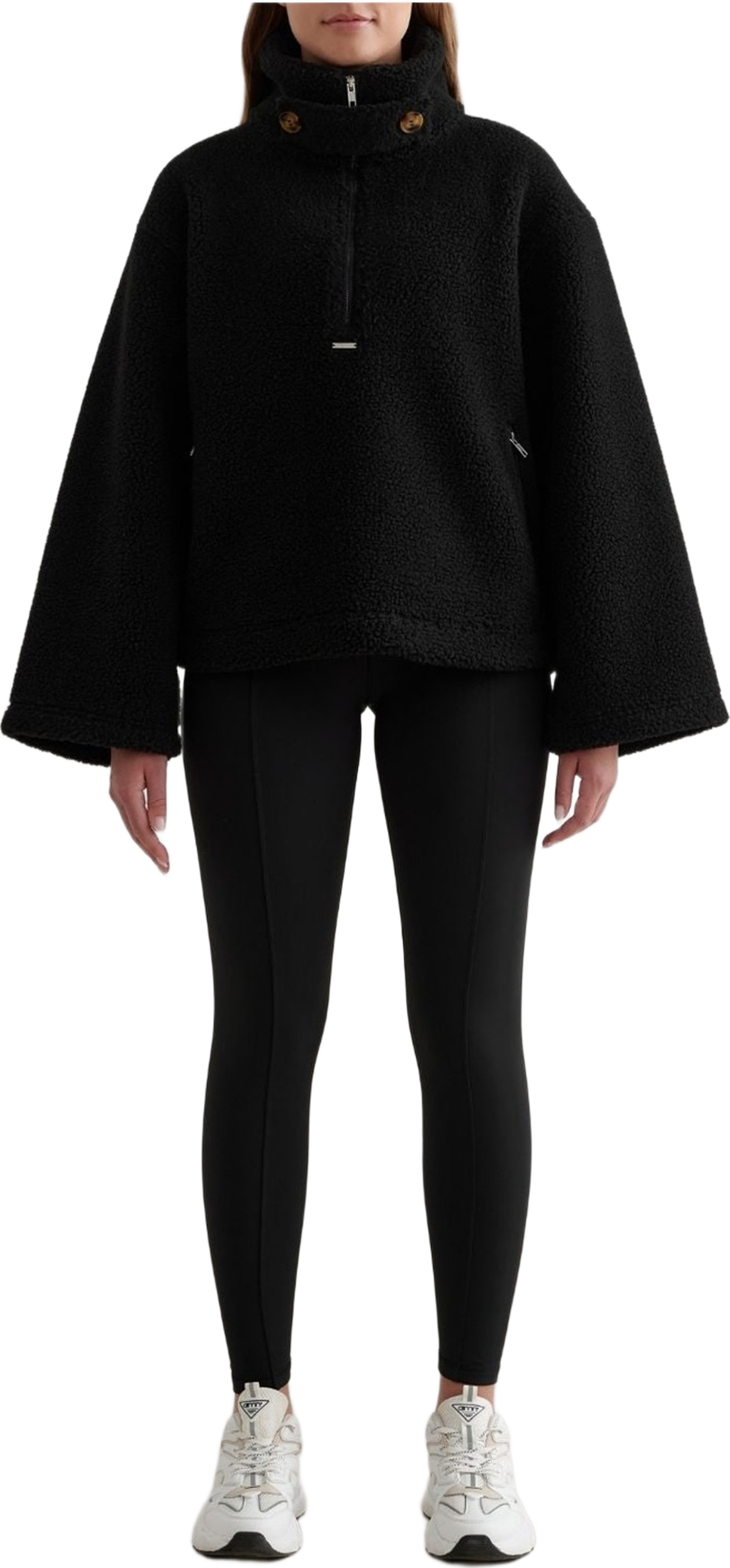 Pile Anorak, från aim'n, i färgen black. Klicka för att öppna bilden i stort format