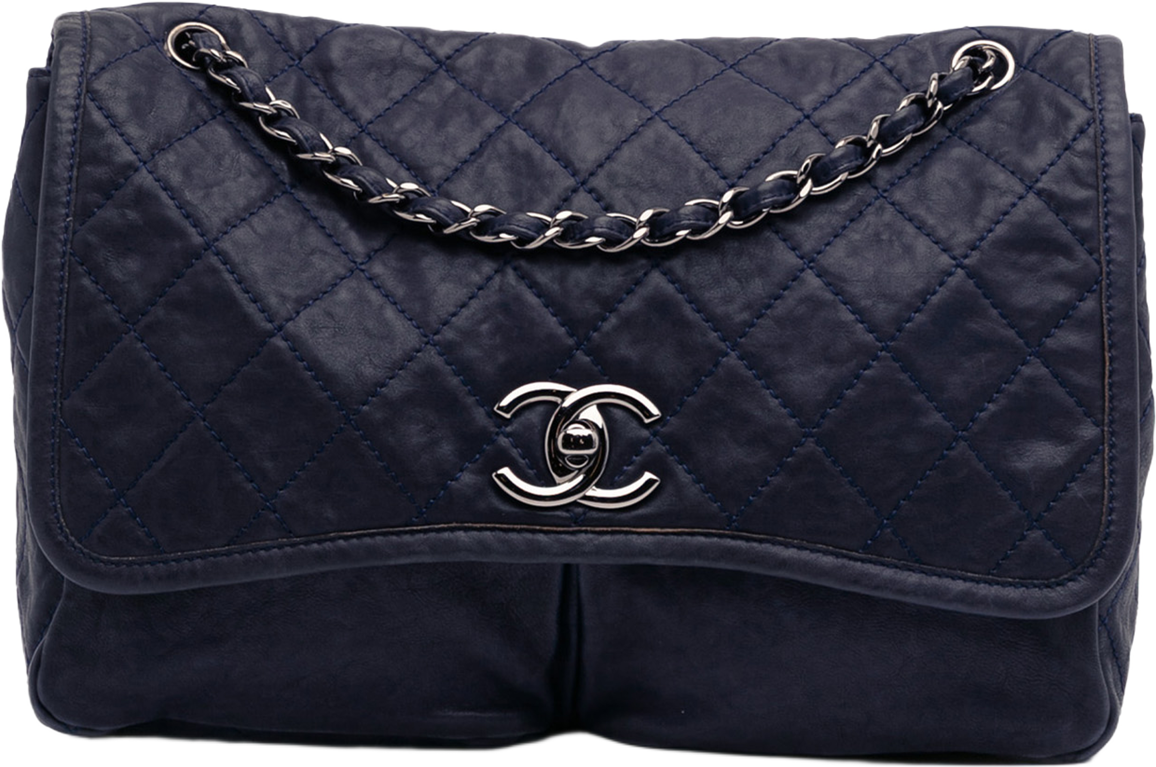 Chanel Large Quilted Calfskin Natural Beauty Split Pocket Flap, från Luxclusif, i färgen navy. Klicka för att öppna bilden i stort format