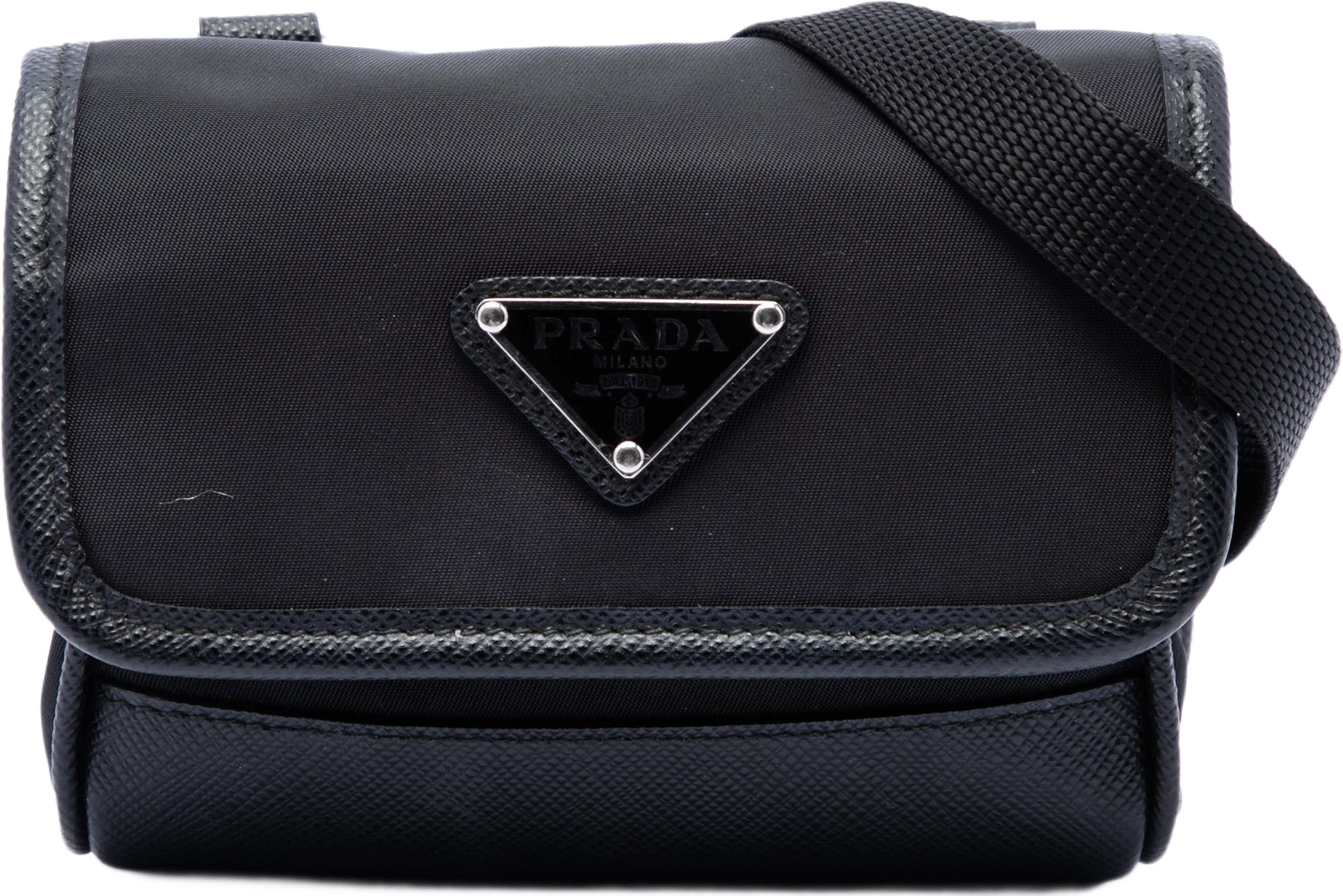 Prada Re Nylon And Saffiano Pouch, från Luxclusif, i färgen svart. Klicka för att öppna bilden i stort format
