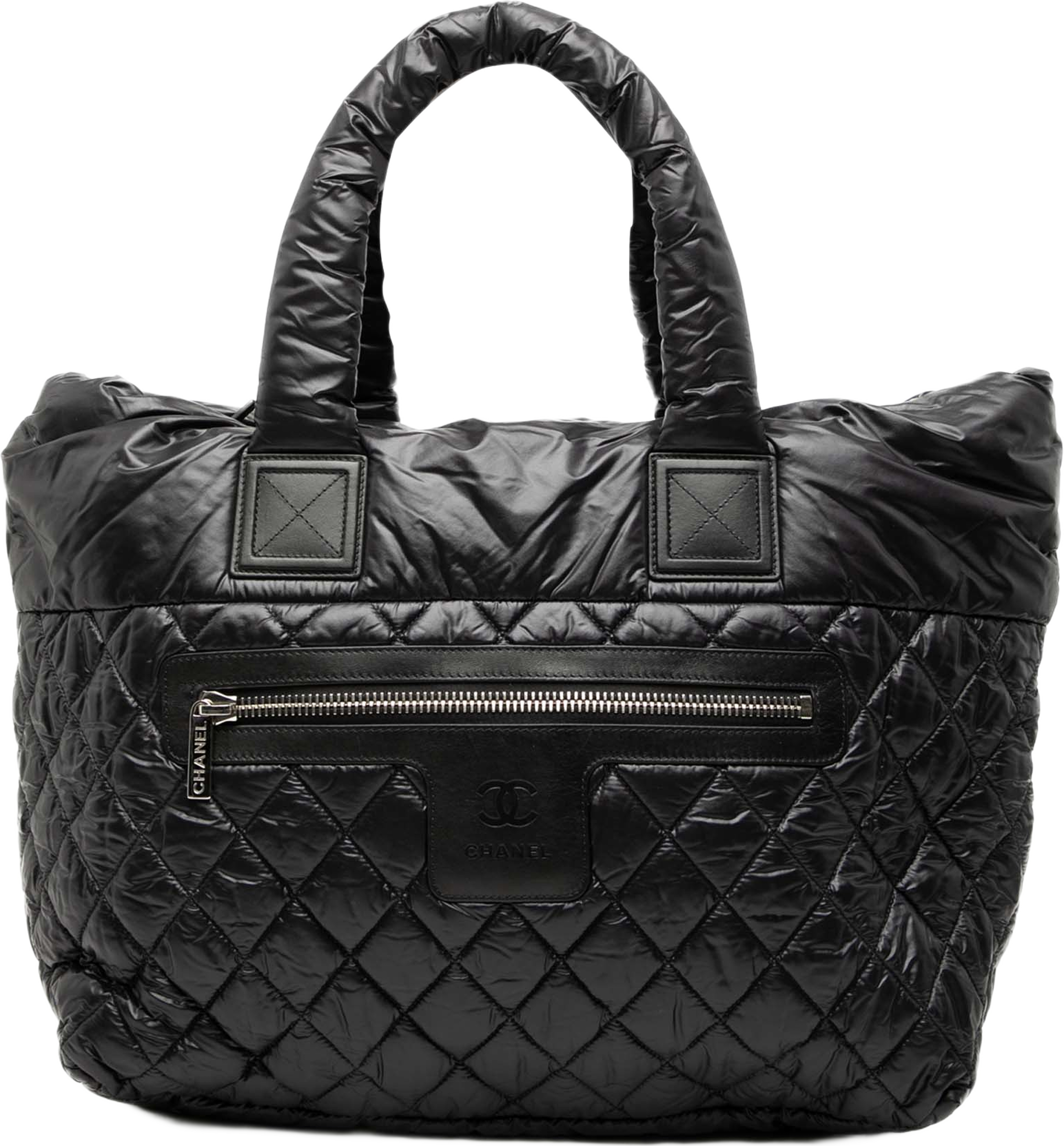 Chanel Medium Quilted Nylon Reversible Coco Cocoon Tote, från Luxclusif, i färgen svart. Klicka för att öppna bilden i stort format