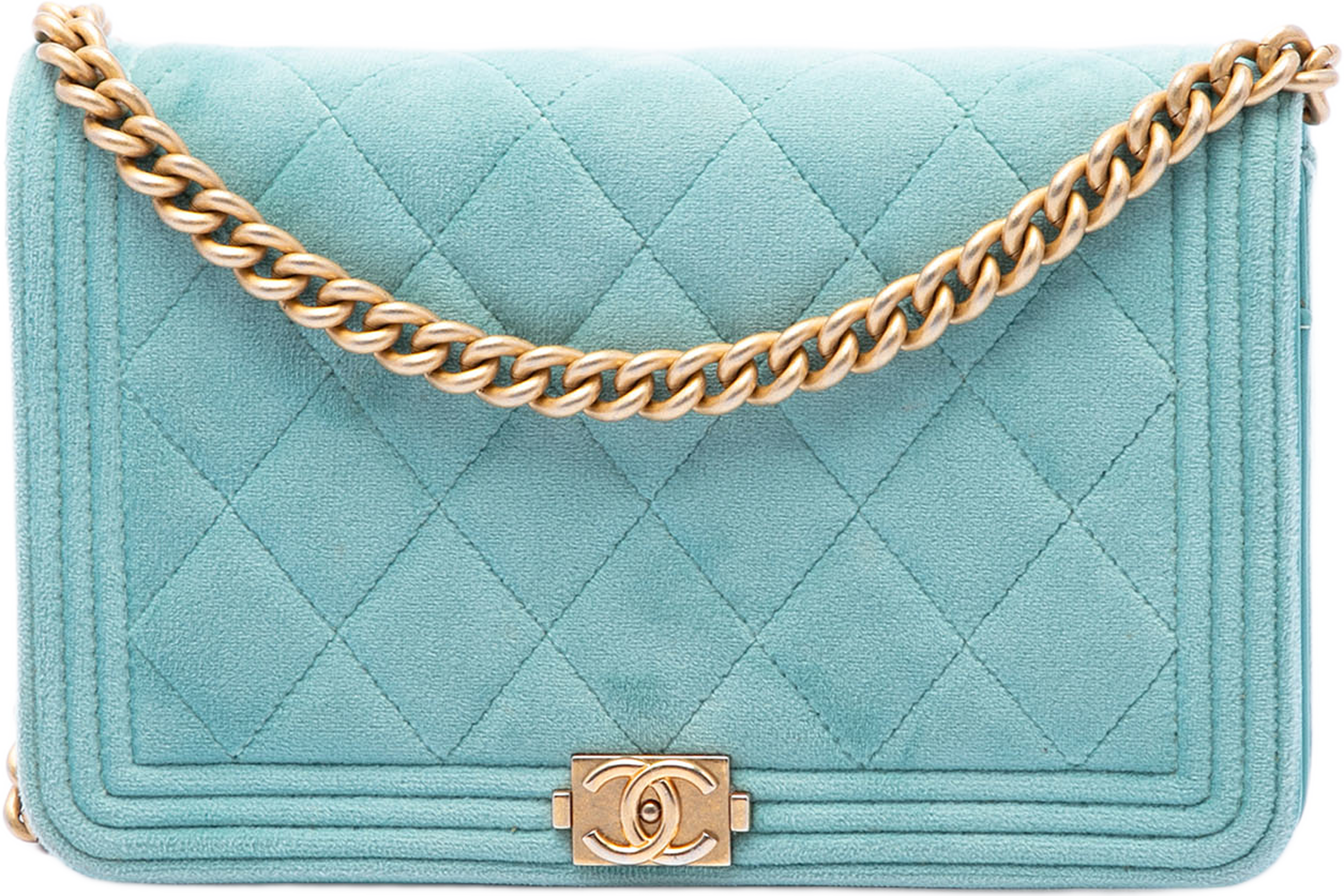 Chanel Quilted Velvet Boy Wallet On Chain, från Luxclusif, i färgen blå. Klicka för att öppna bilden i stort format