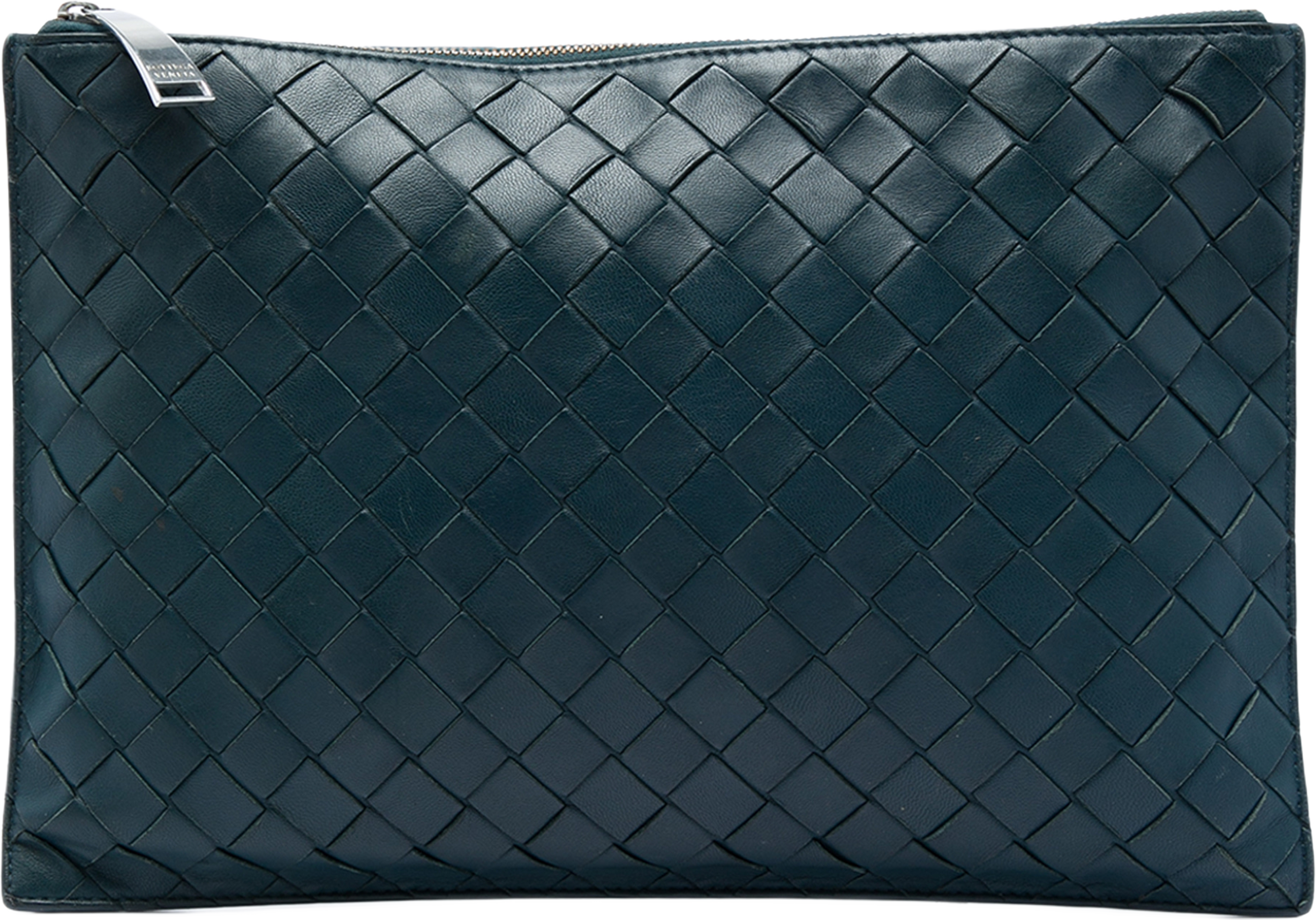 Bottega Veneta Nappa Intrecciato Clutch, från Luxclusif, i färgen blå. Klicka för att öppna bilden i stort format