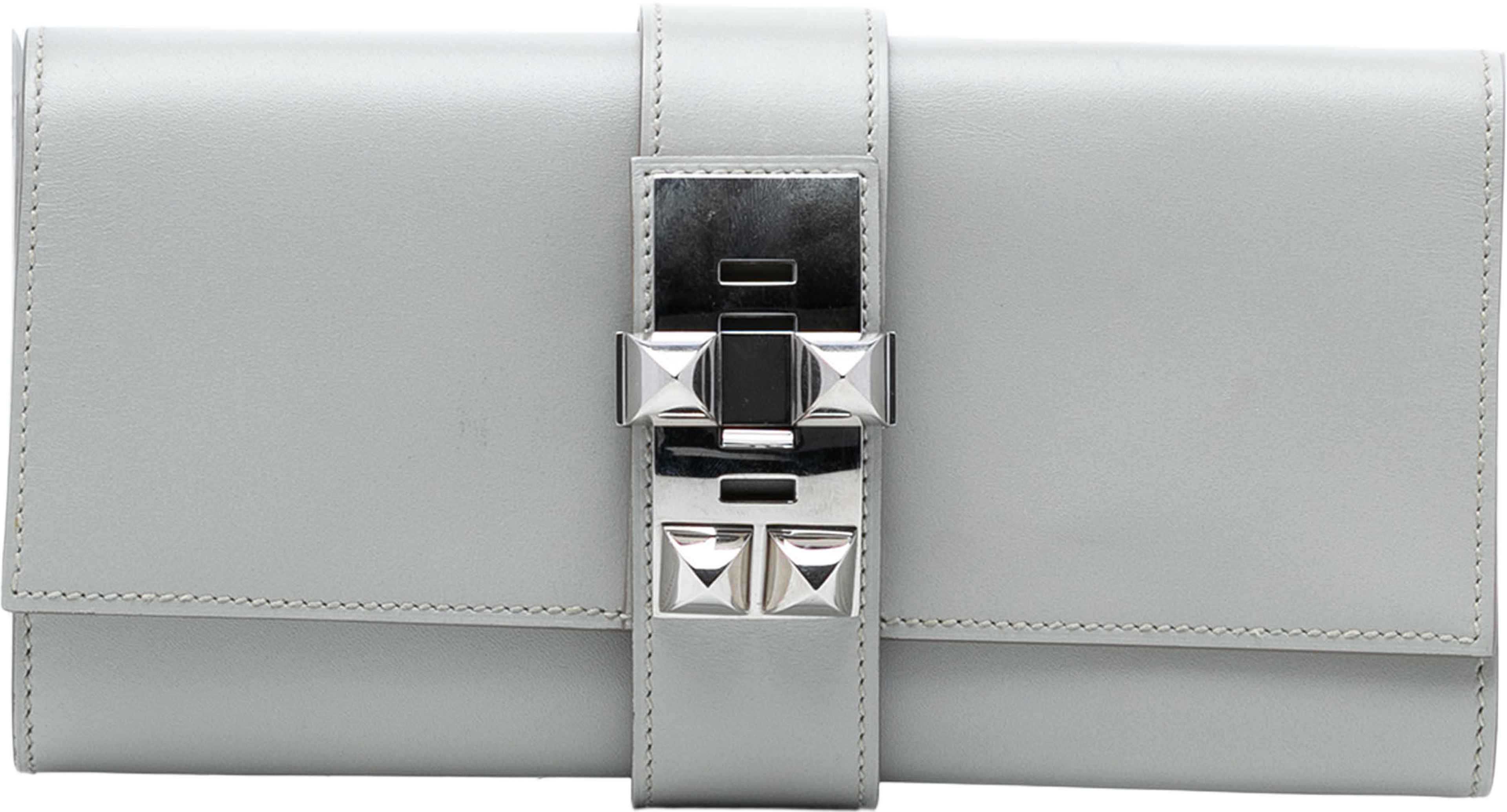 Hermès Tadelakt Medor Clutch 23, från Luxclusif, i färgen light gray. Klicka för att öppna bilden i stort format