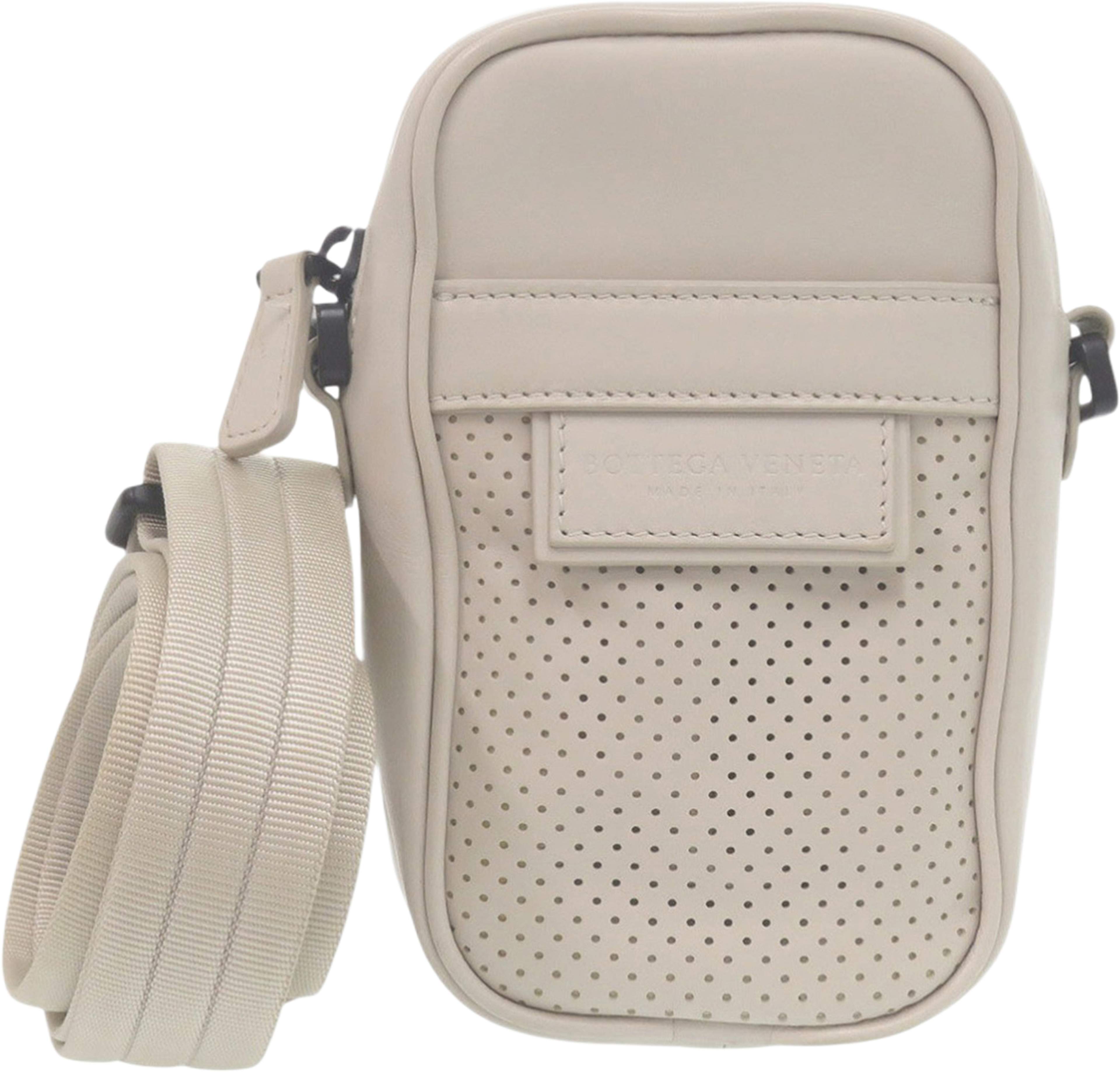 Bottega Veneta Perforated Calfskin Leggero Crossbody, från Luxclusif, i färgen vit. Klicka för att öppna bilden i stort format