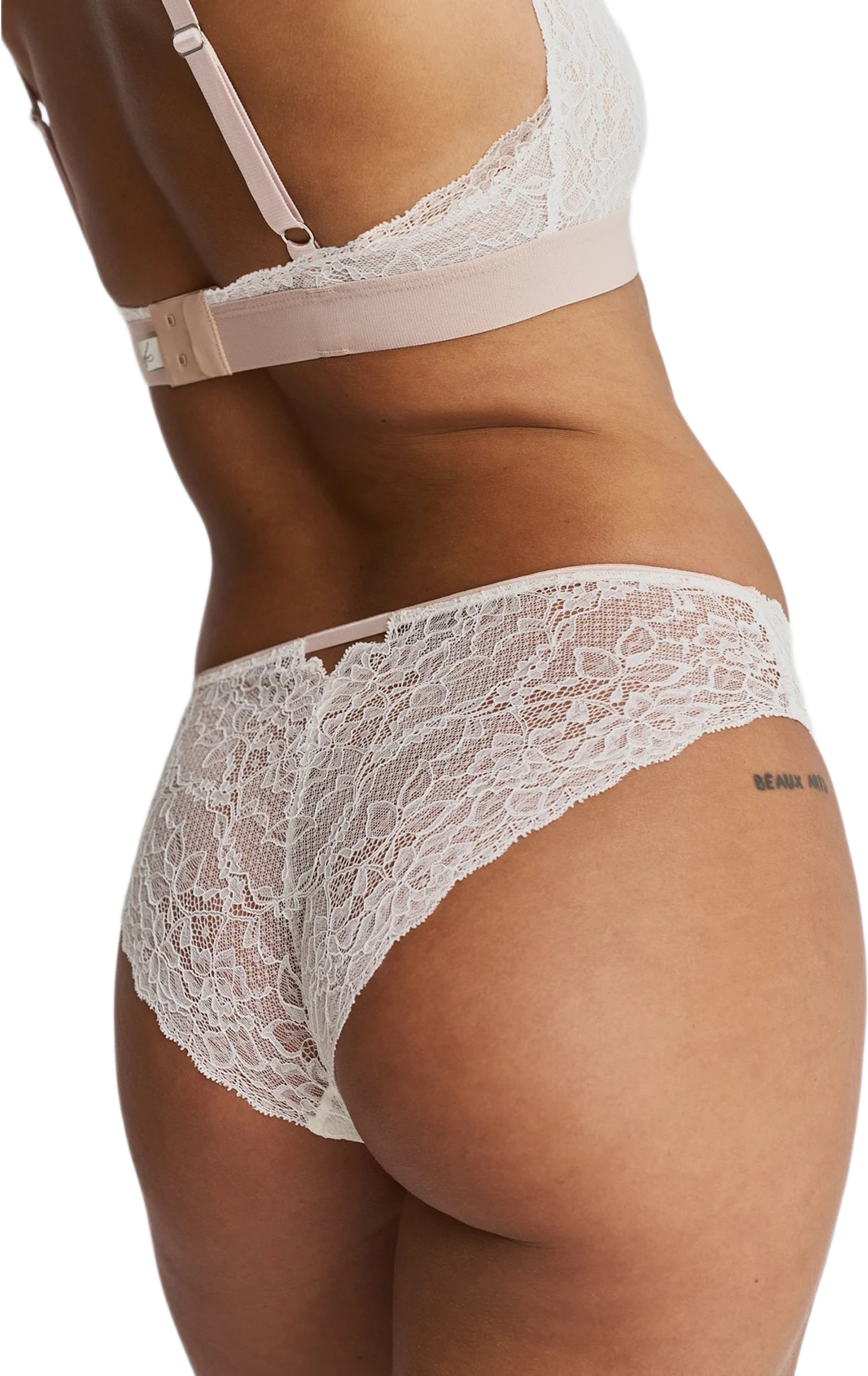 Cleo Bikini Brief - Ivory, från FEMIQUE, i färgen ivory. Klicka för att öppna bilden i stort format
