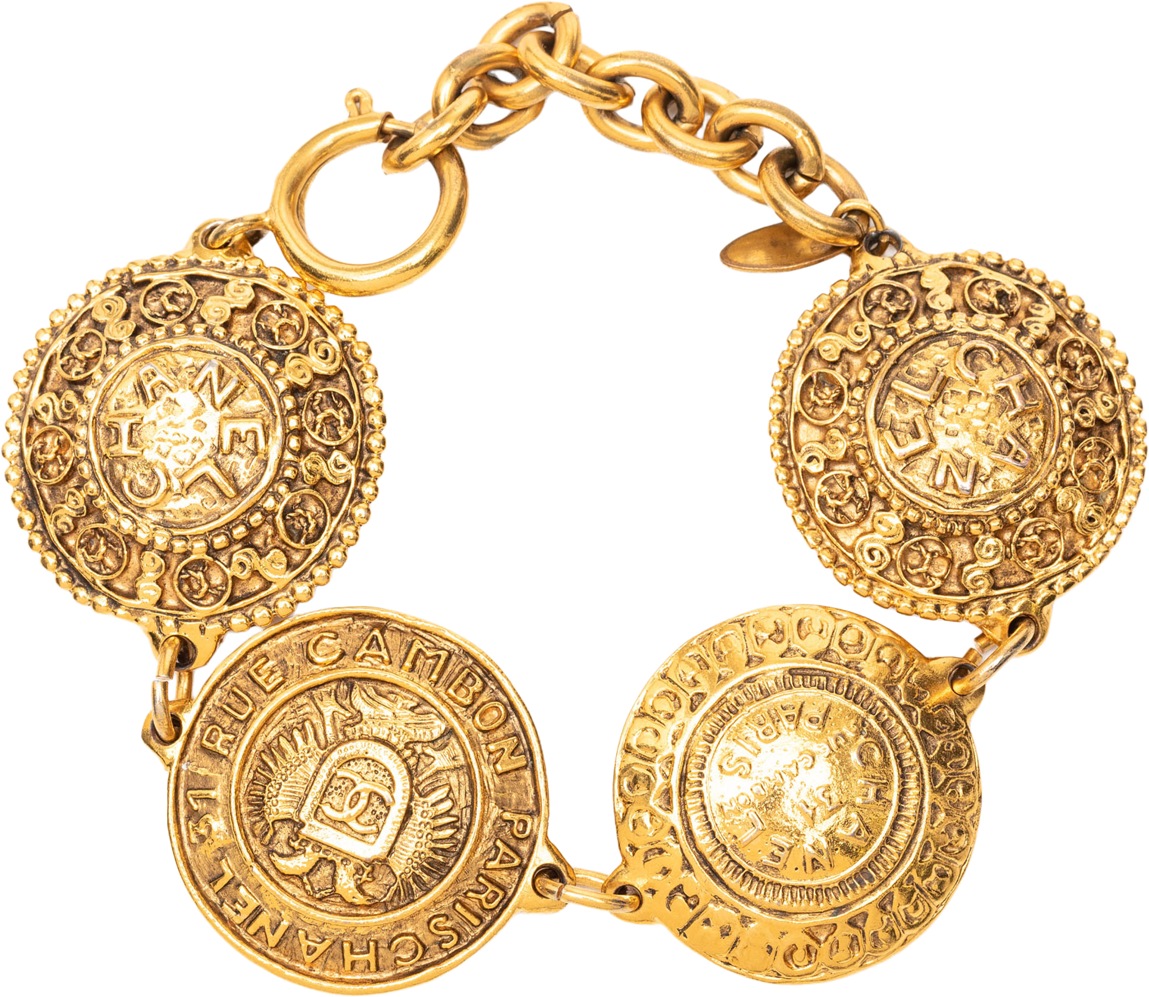 Chanel Gold Plated Medallion Link Bracelet, från Luxclusif, i färgen gold. Klicka för att öppna bilden i stort format