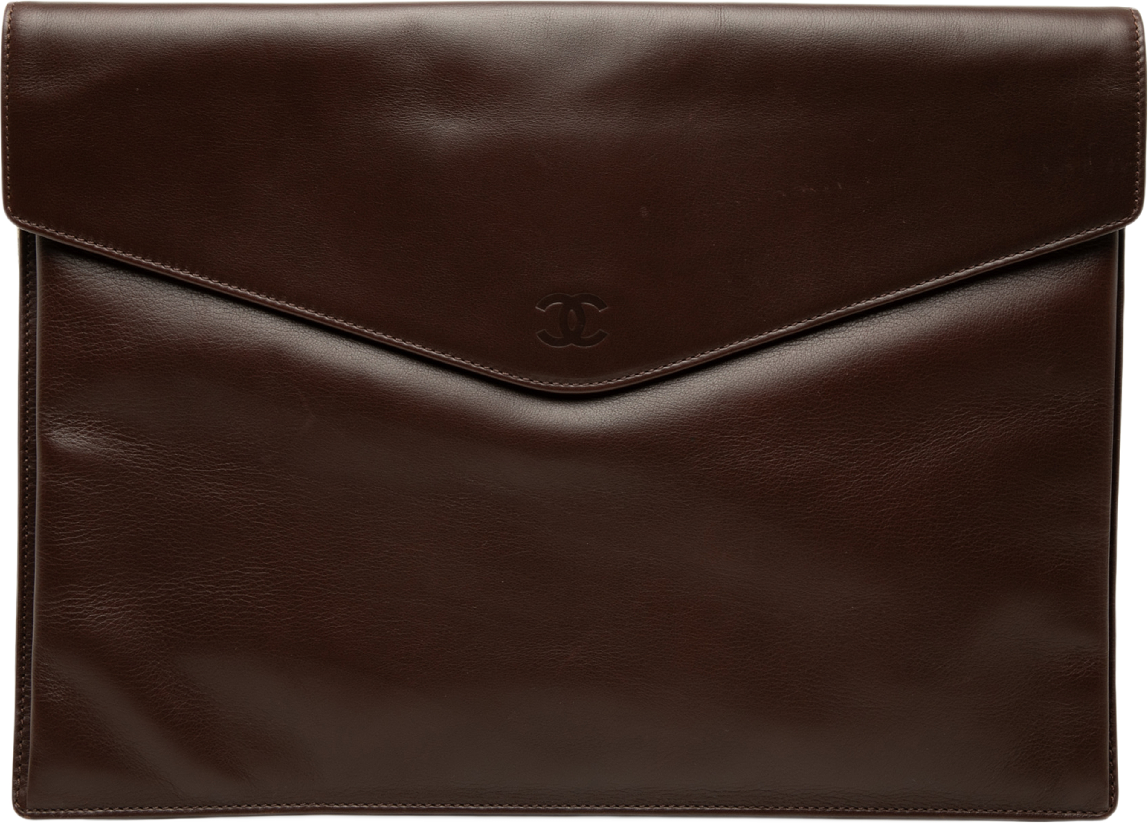 Chanel Cc Smooth Calfskin Envelope Clutch, från Luxclusif, i färgen brun. Klicka för att öppna bilden i stort format