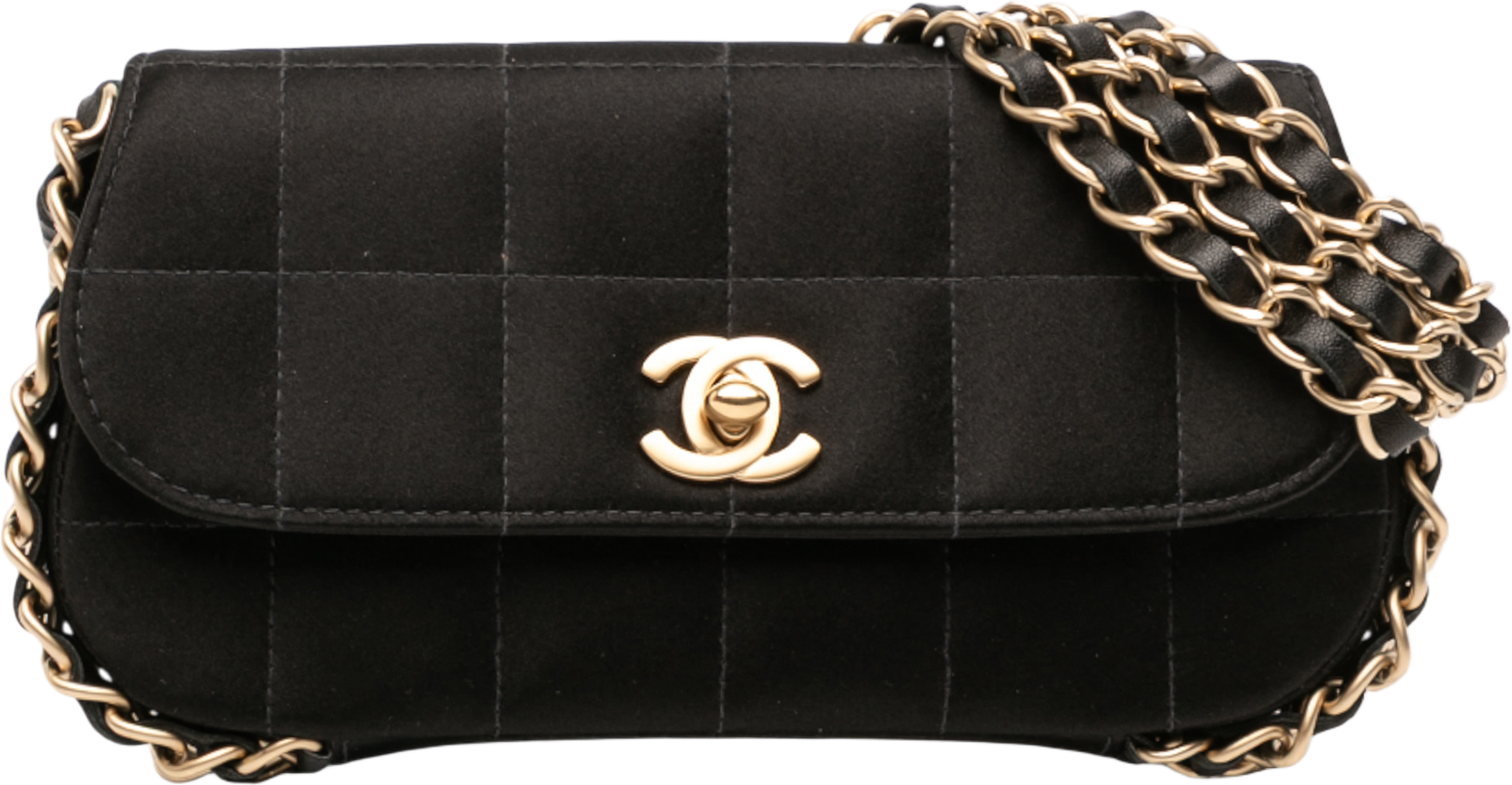 Chanel Mini Chocolate Bar Satin Triple Chain Single Flap, från Luxclusif, i färgen black. Klicka för att öppna bilden i stort format