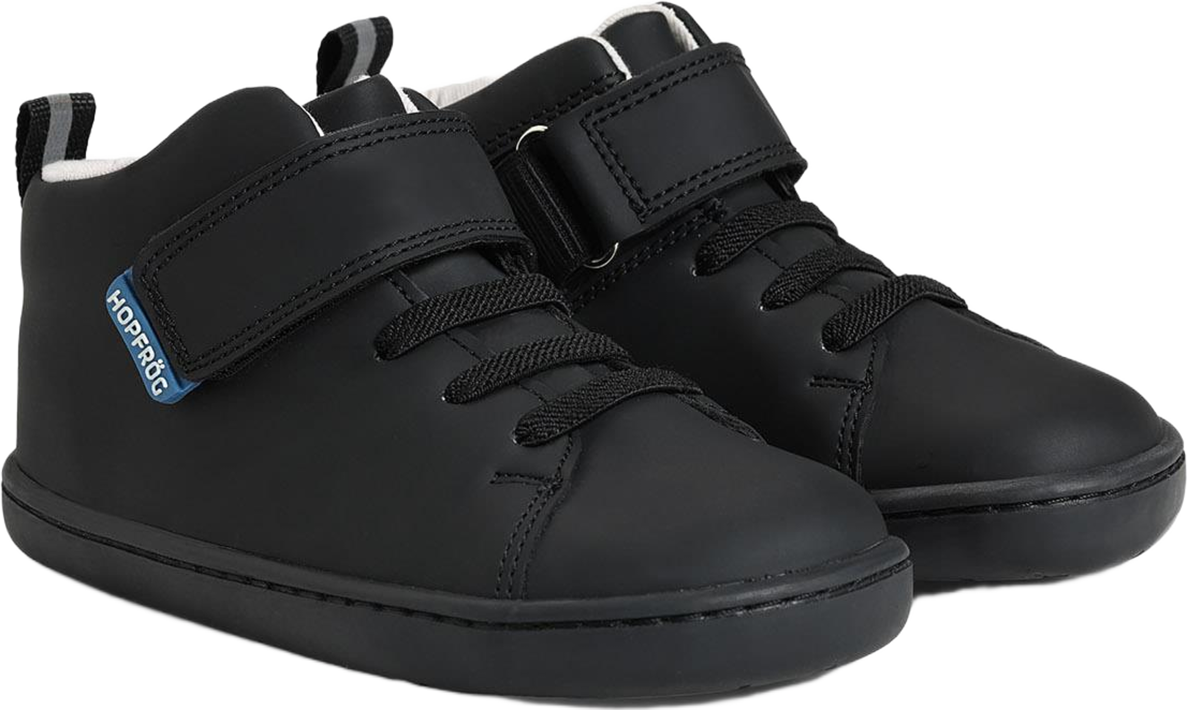 Hopfrög Smart Walker Hightop Barefoot, från Minimoca, i färgen matt black. Klicka för att öppna bilden i stort format