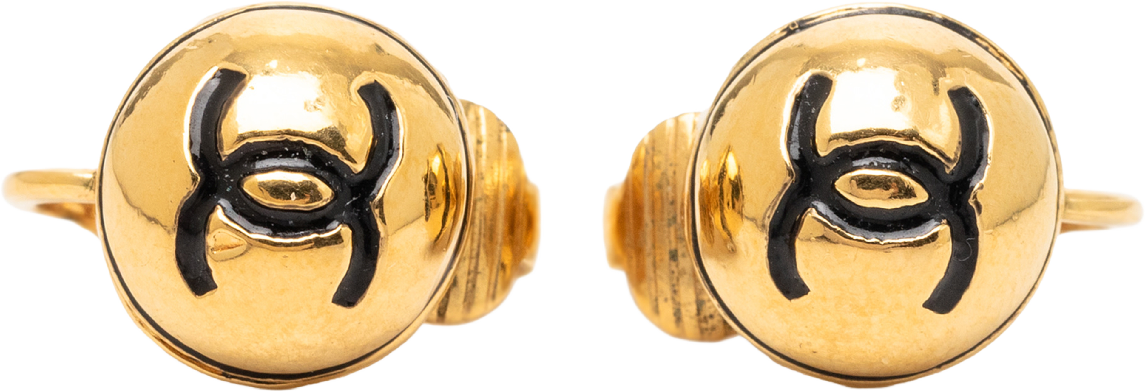 Chanel Cc Gold Plated Round Clip On Earrings, från Luxclusif, i färgen gold. Klicka för att öppna bilden i stort format