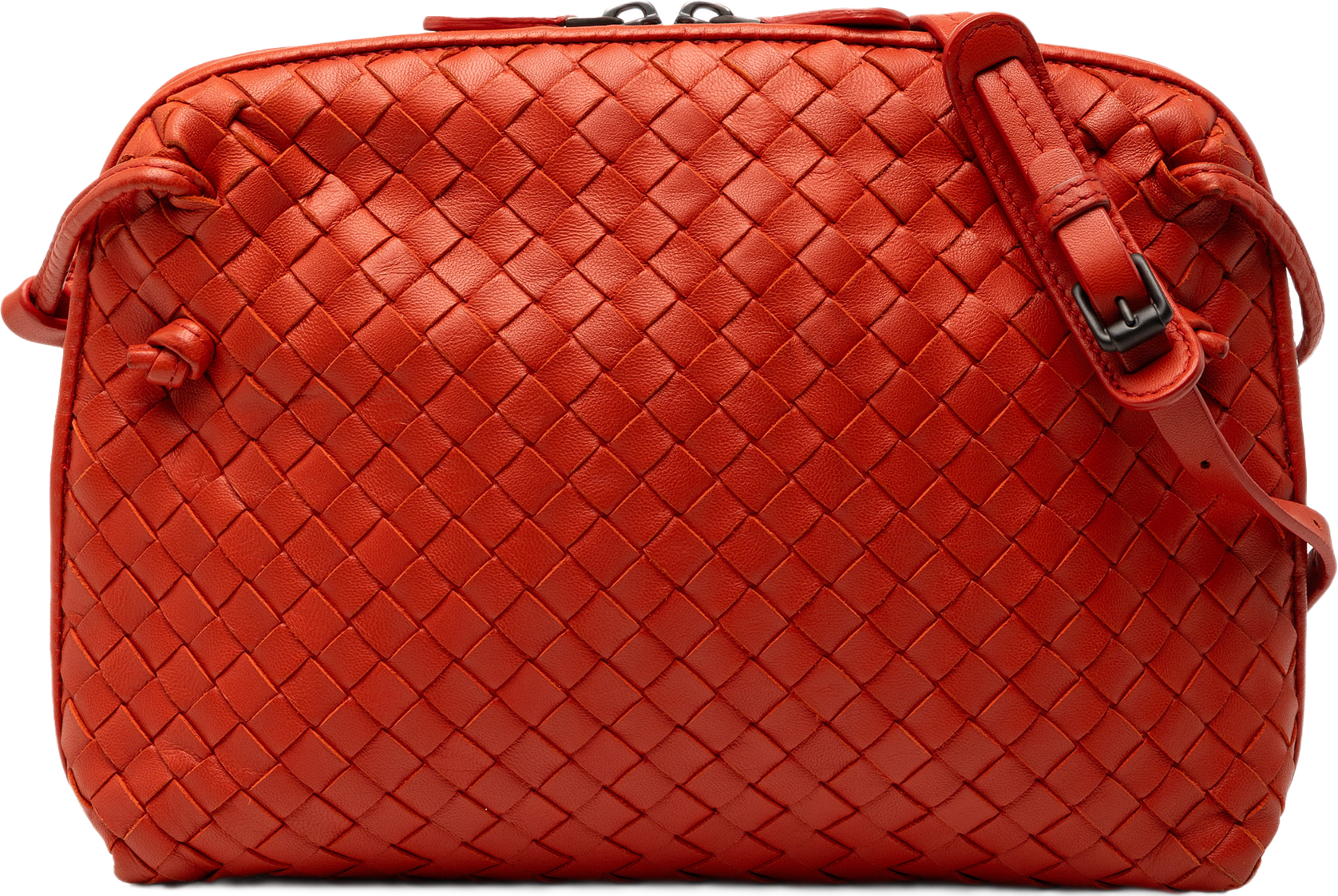 Bottega Veneta Nappa Intrecciato Nodini Crossbody, från Luxclusif, i färgen red orange. Klicka för att öppna bilden i stort format