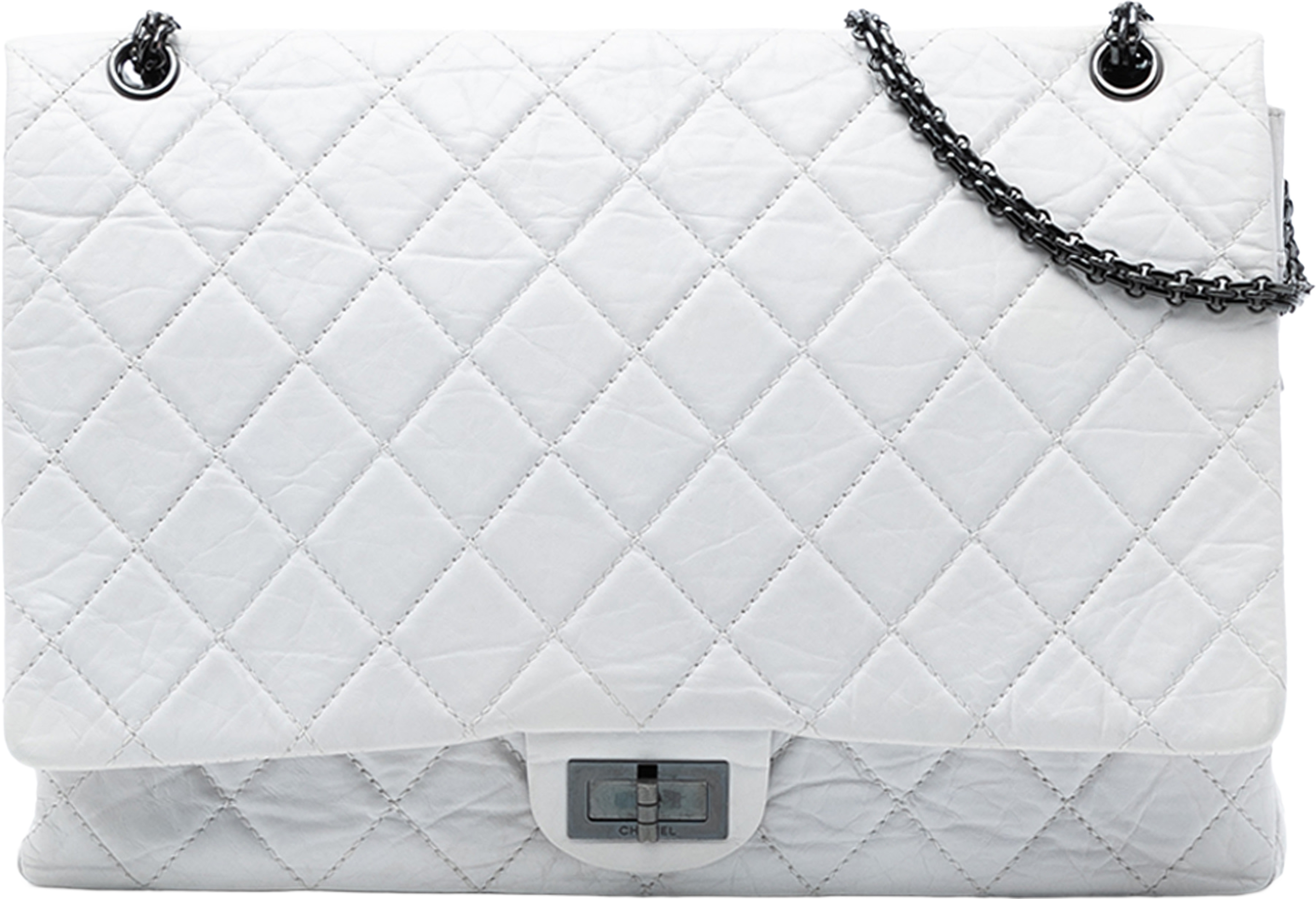 Chanel Maxi Quilted Aged Calfskin Reissue 2.55 Single Flap, från Luxclusif, i färgen white. Klicka för att öppna bilden i stort format