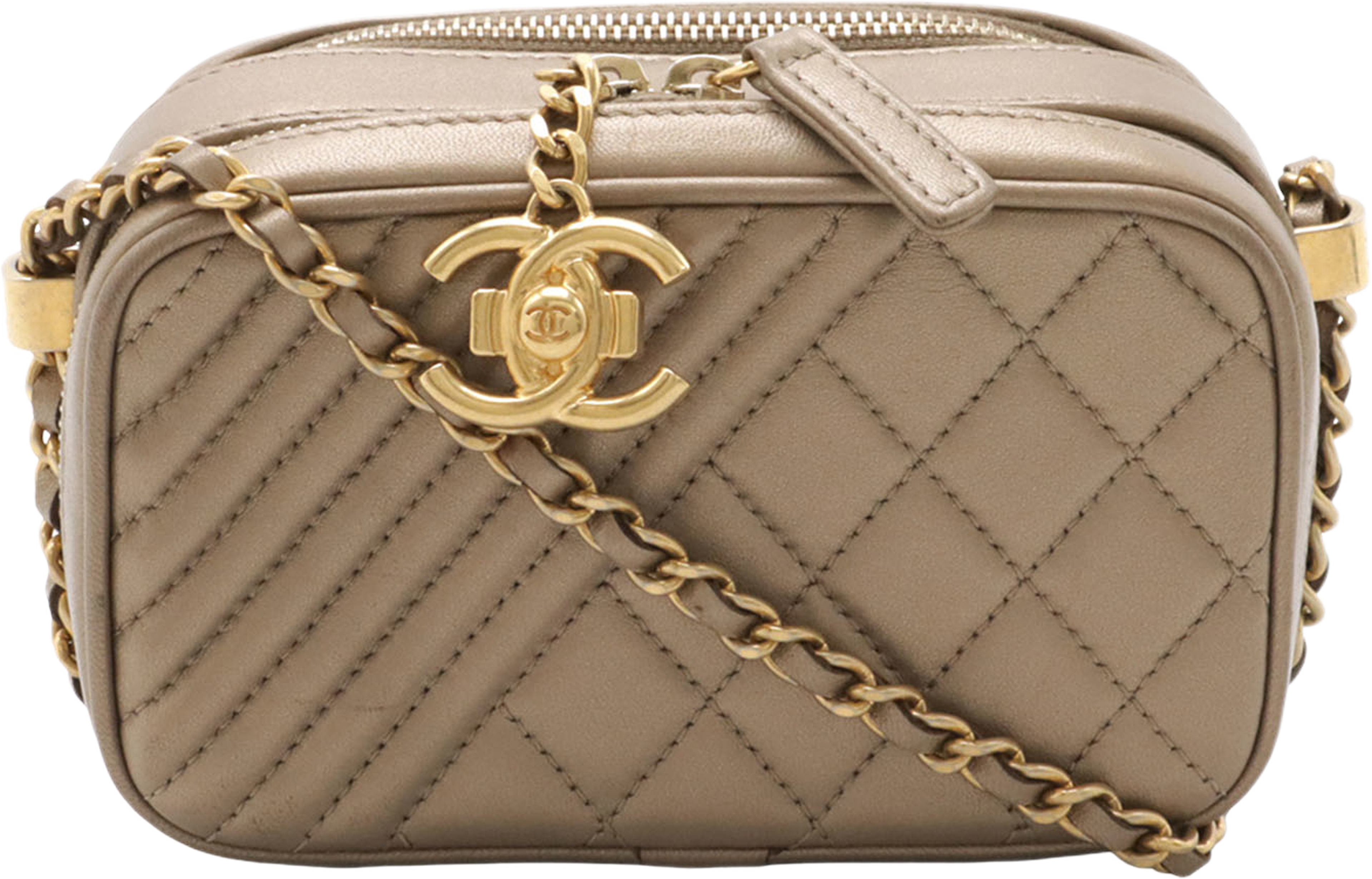 Chanel Mini Quilted Lambskin Coco Boy Camera Bag, från Luxclusif, i färgen guld. Klicka för att öppna bilden i stort format