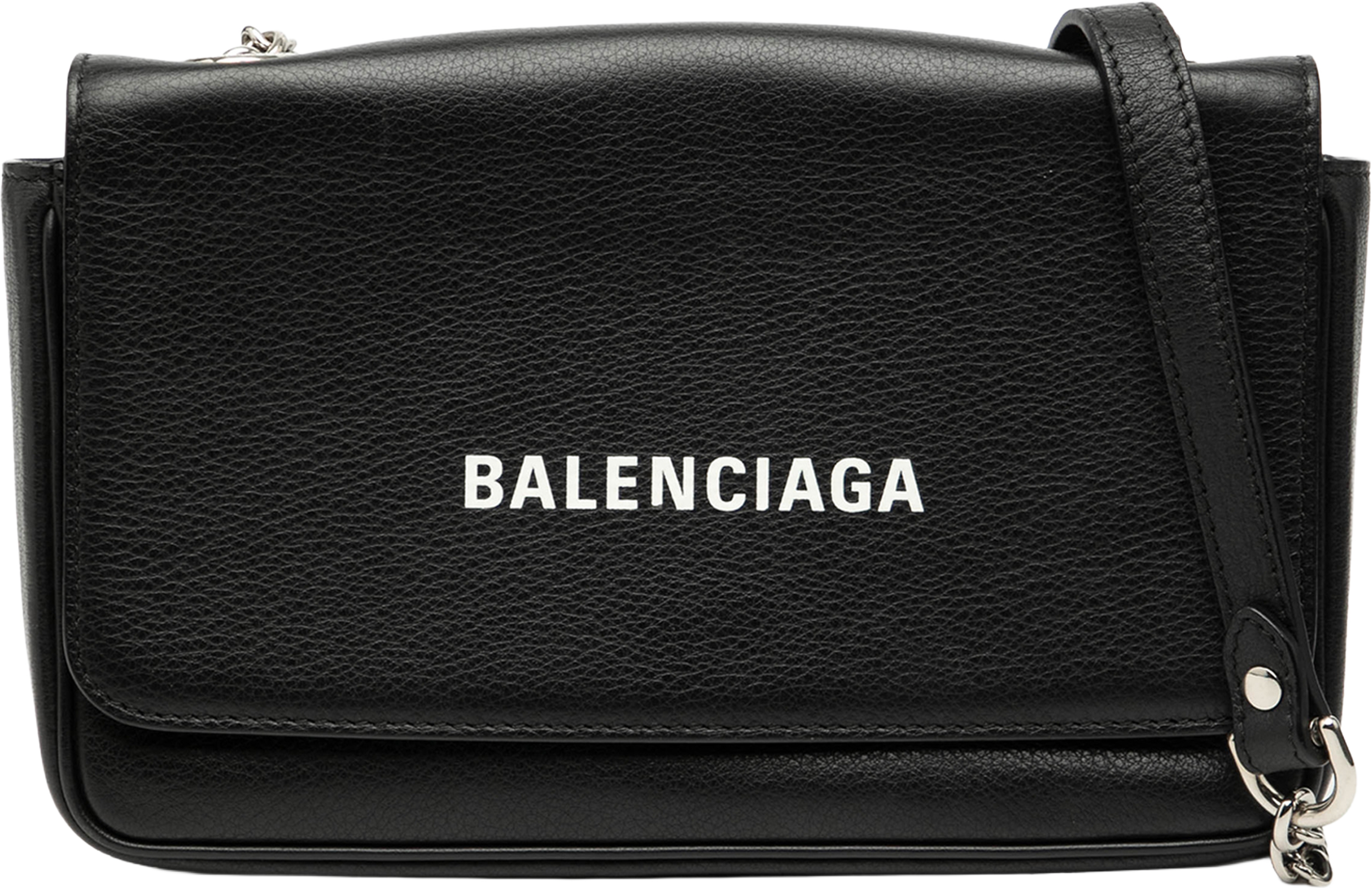 Balenciaga Leather Everyday Wallet On Chain, från Luxclusif, i färgen black. Klicka för att öppna bilden i stort format