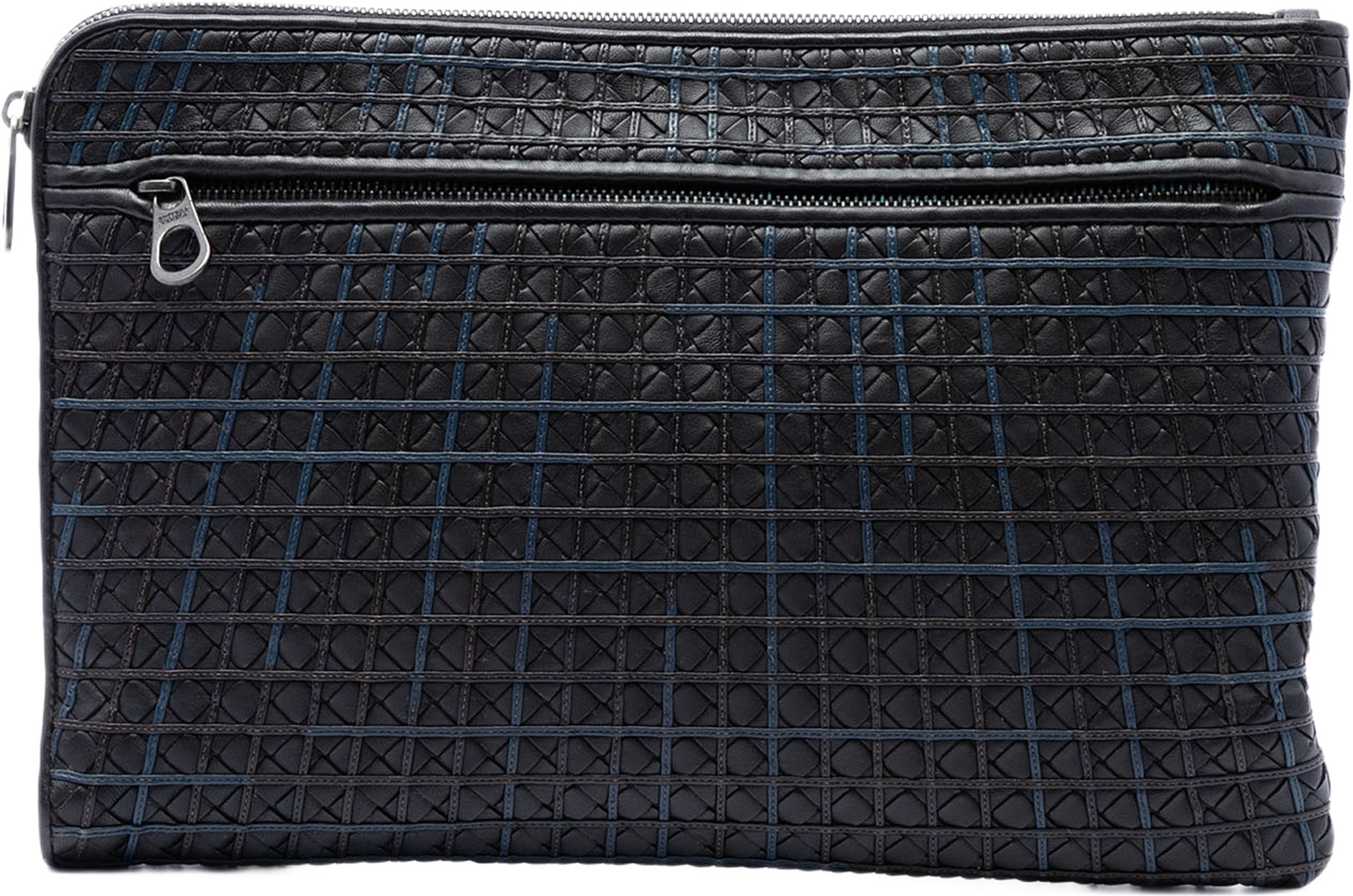 Bottega Veneta Nappa Intrecciato Stitched Clutch, från Luxclusif, i färgen svart. Klicka för att öppna bilden i stort format