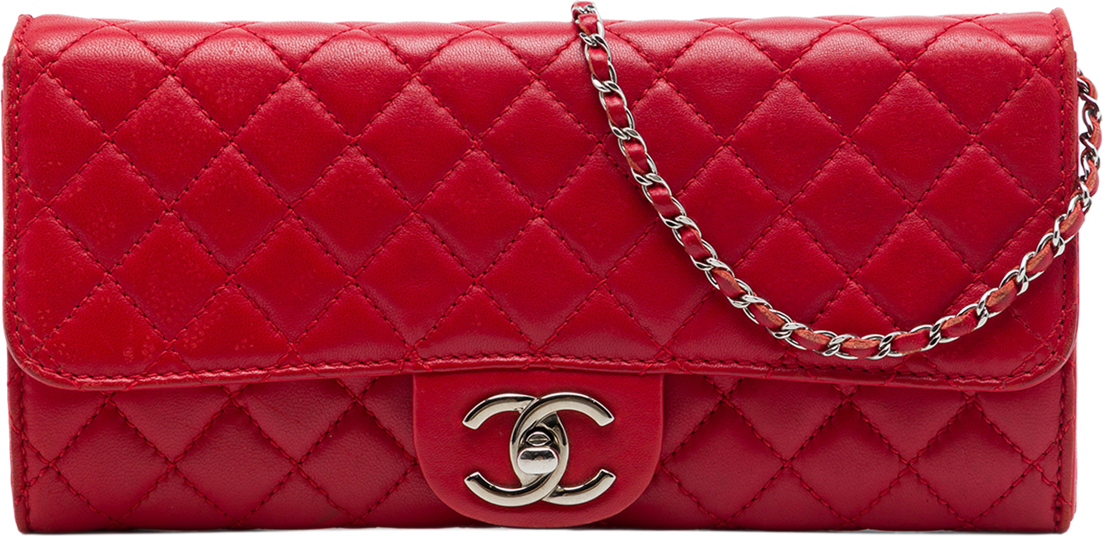Chanel Classic Lambskin East West Wallet On Chain, från Luxclusif, i färgen röd. Klicka för att öppna bilden i stort format