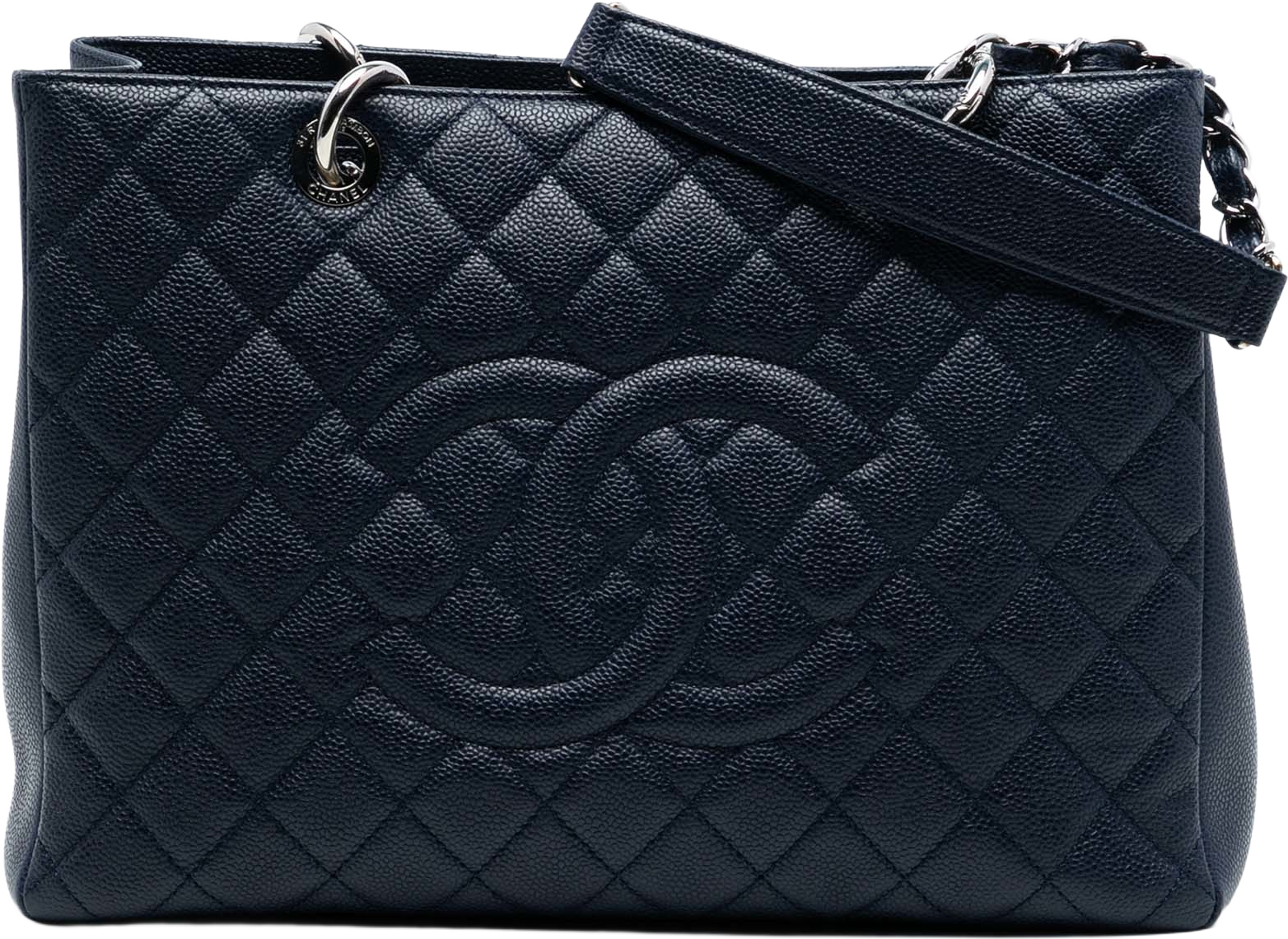 Chanel Caviar Grand Shopping Tote, från Luxclusif, i färgen dark blue. Klicka för att öppna bilden i stort format