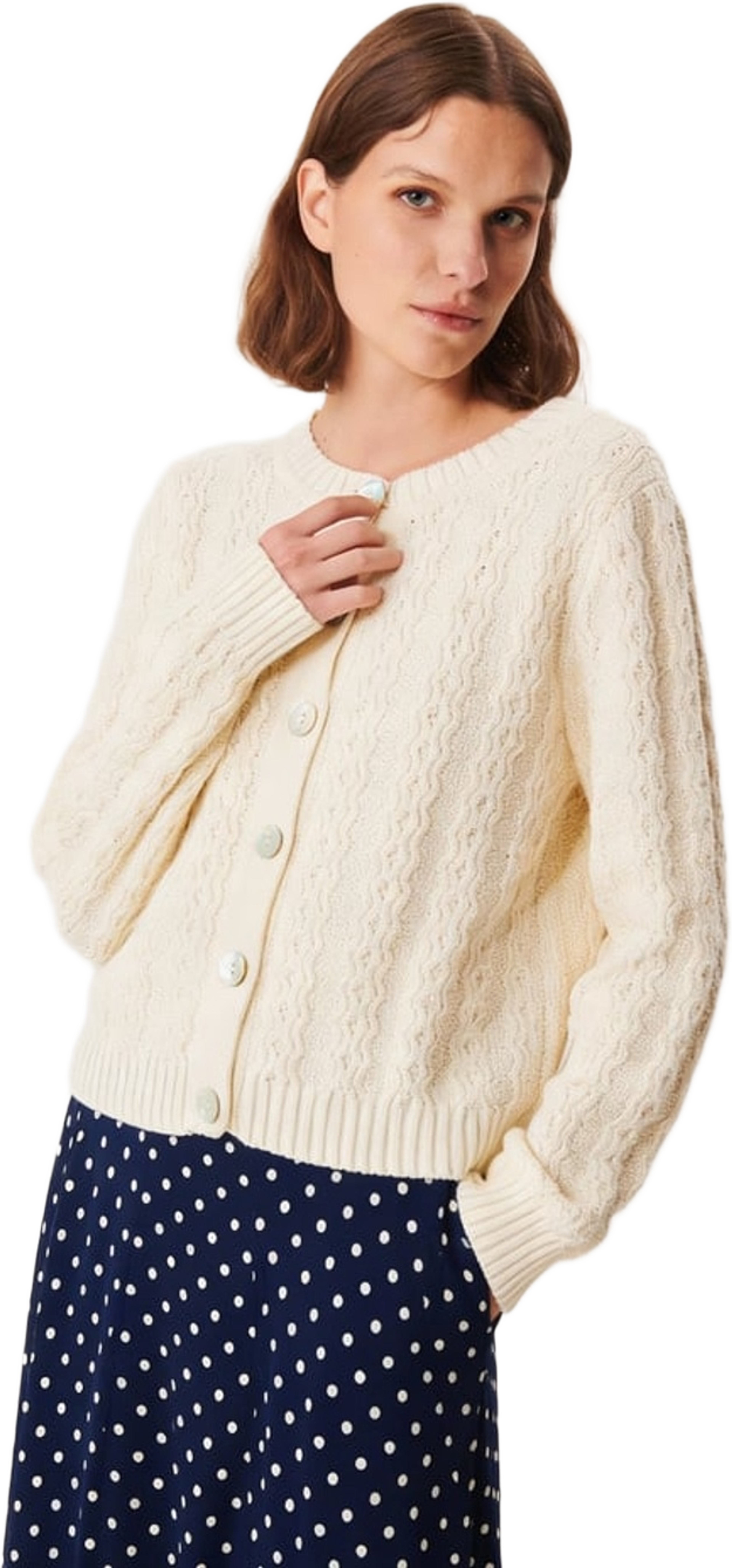 Nyrie Cardigan, från Jumperfabriken, i färgen off white. Klicka för att öppna bilden i stort format