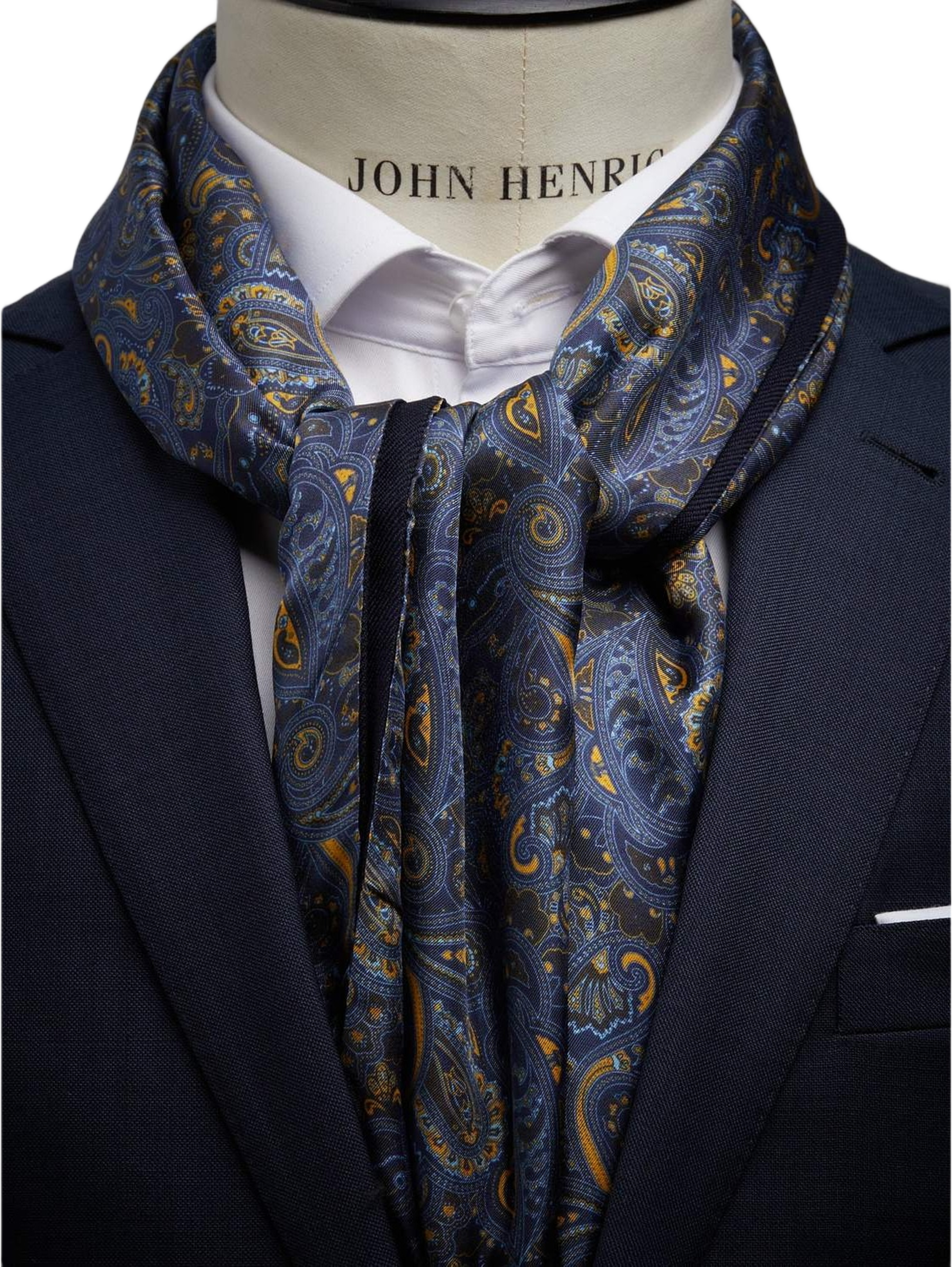 Wool & Silk Scarf, från John Henric, i färgen blue. Klicka för att öppna bilden i stort format