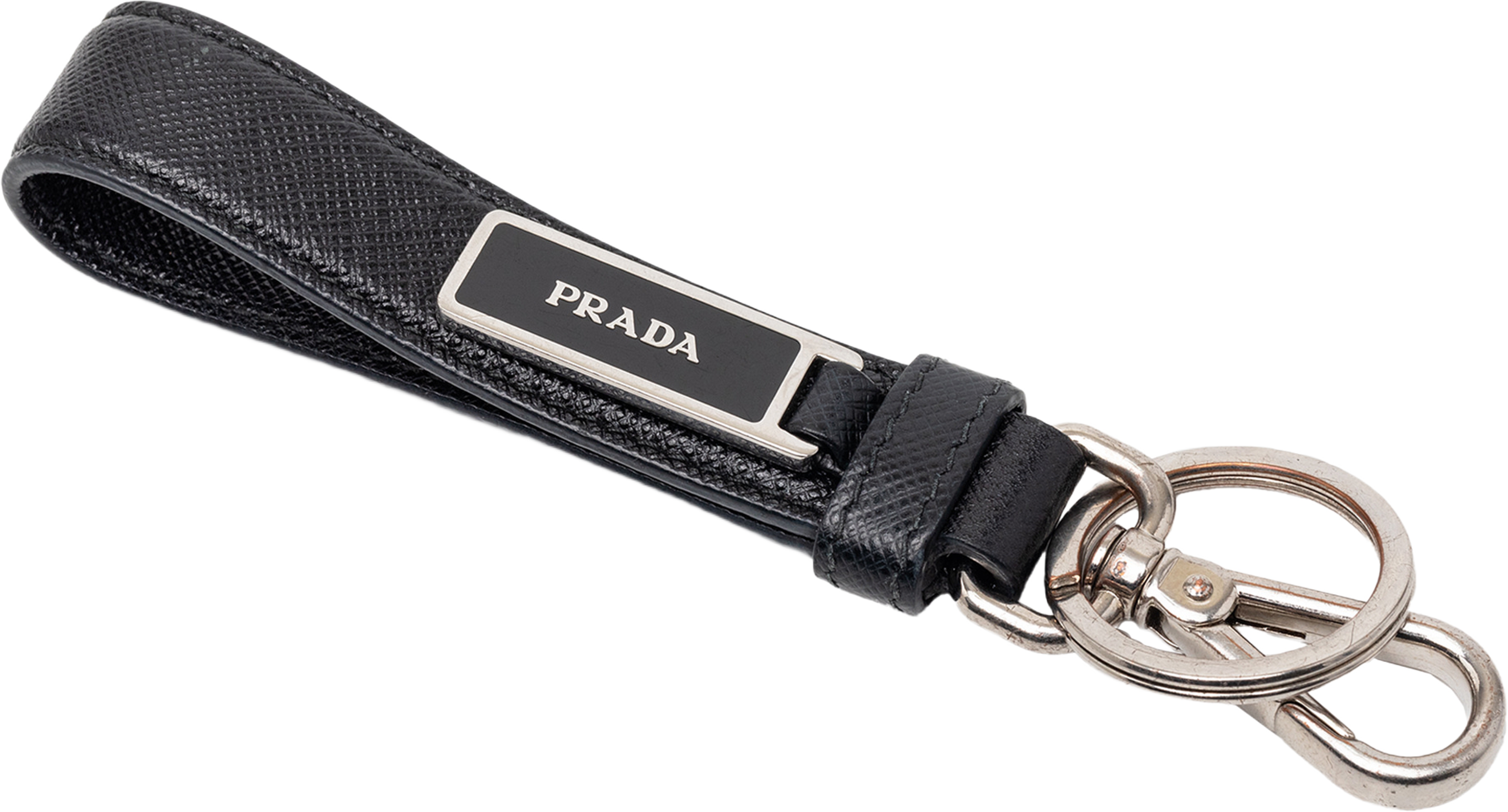 Prada Saffiano Logo Key Chain, från Luxclusif, i färgen black. Klicka för att öppna bilden i stort format