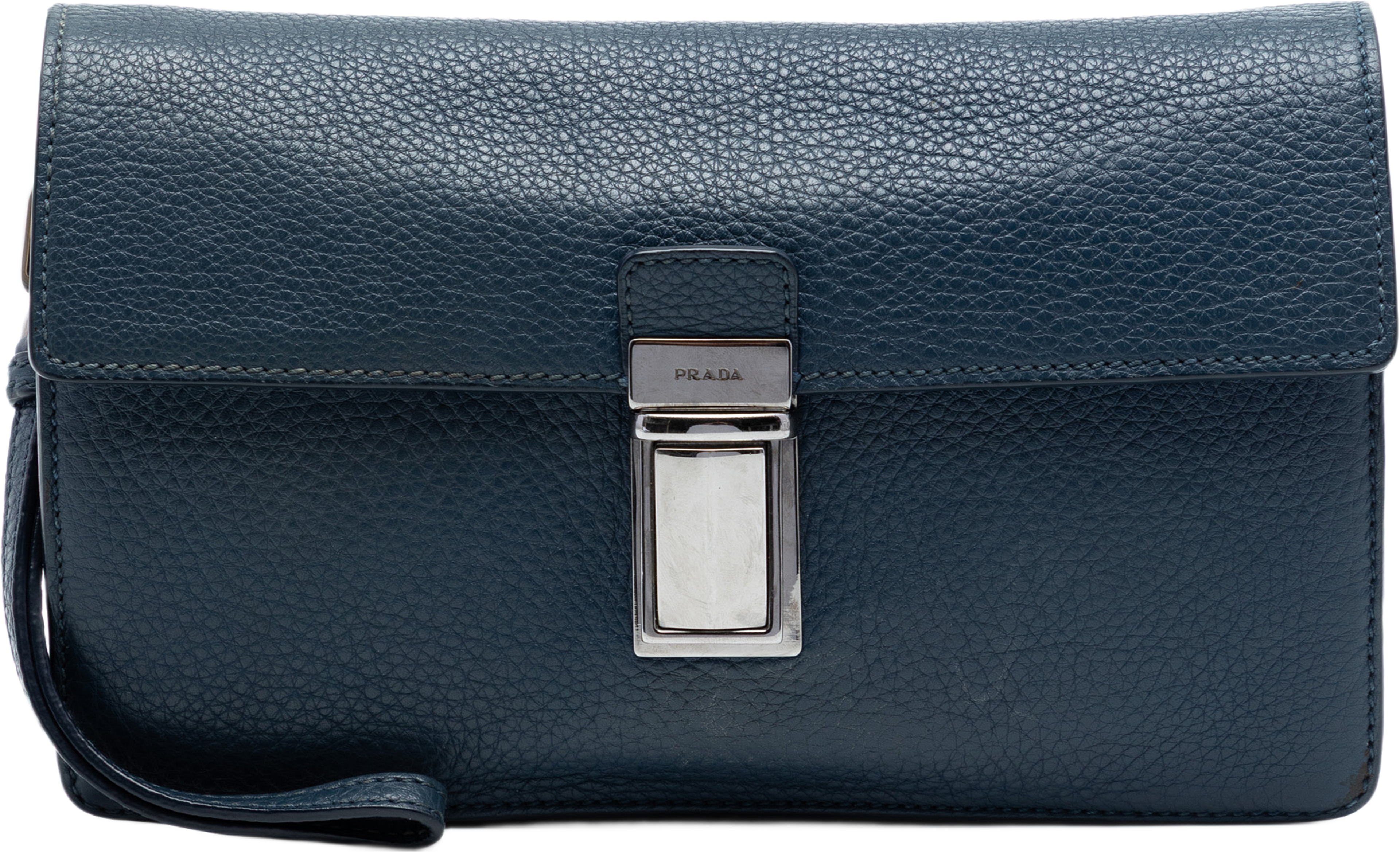 Prada Vitello Daino Clutch, från Luxclusif, i färgen blå. Klicka för att öppna bilden i stort format