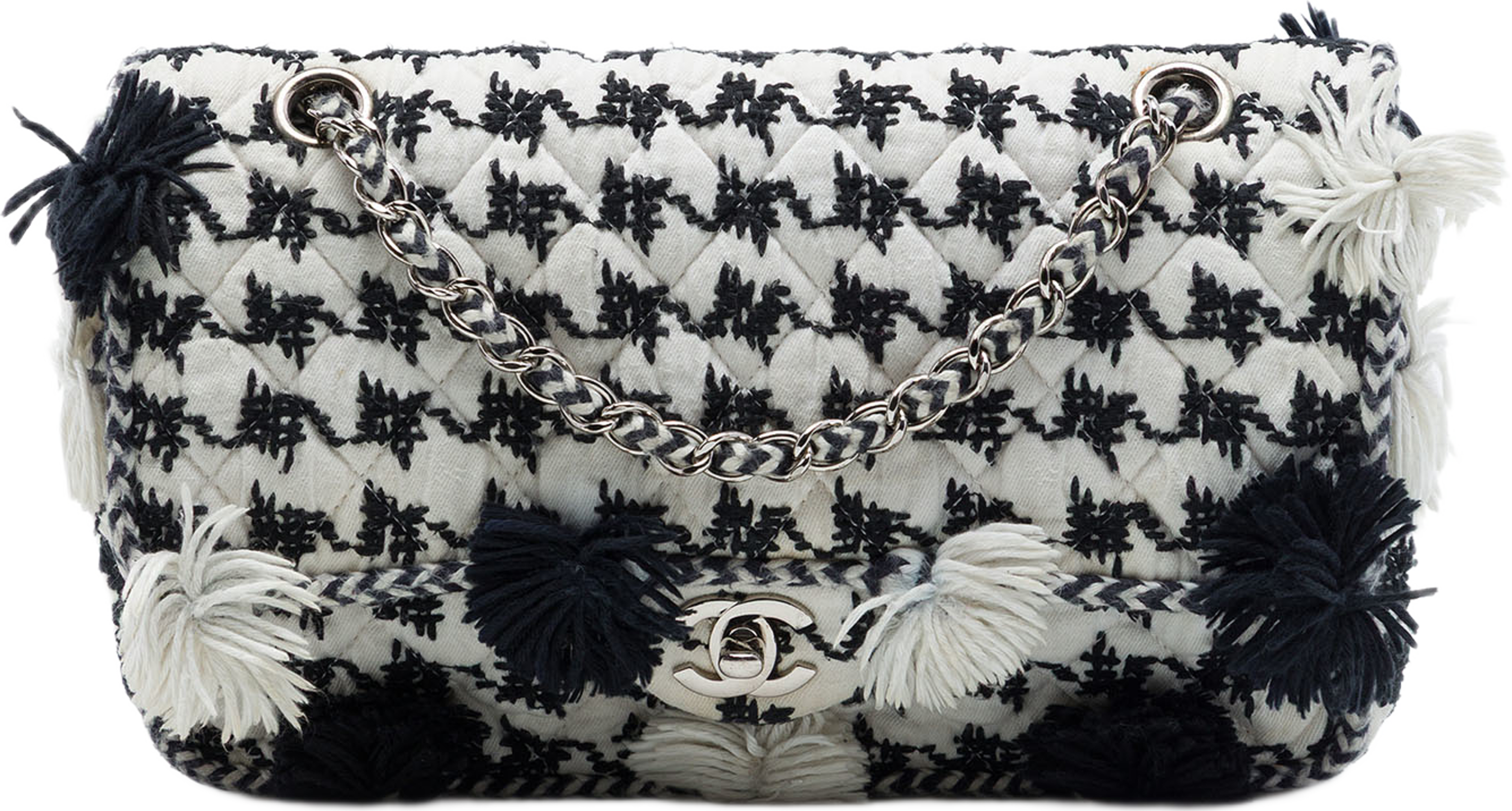 Chanel Medium Classic Embroidered Canvas Houndstooth Pom Pom Flap, från Luxclusif, i färgen svart. Klicka för att öppna bilden i stort format