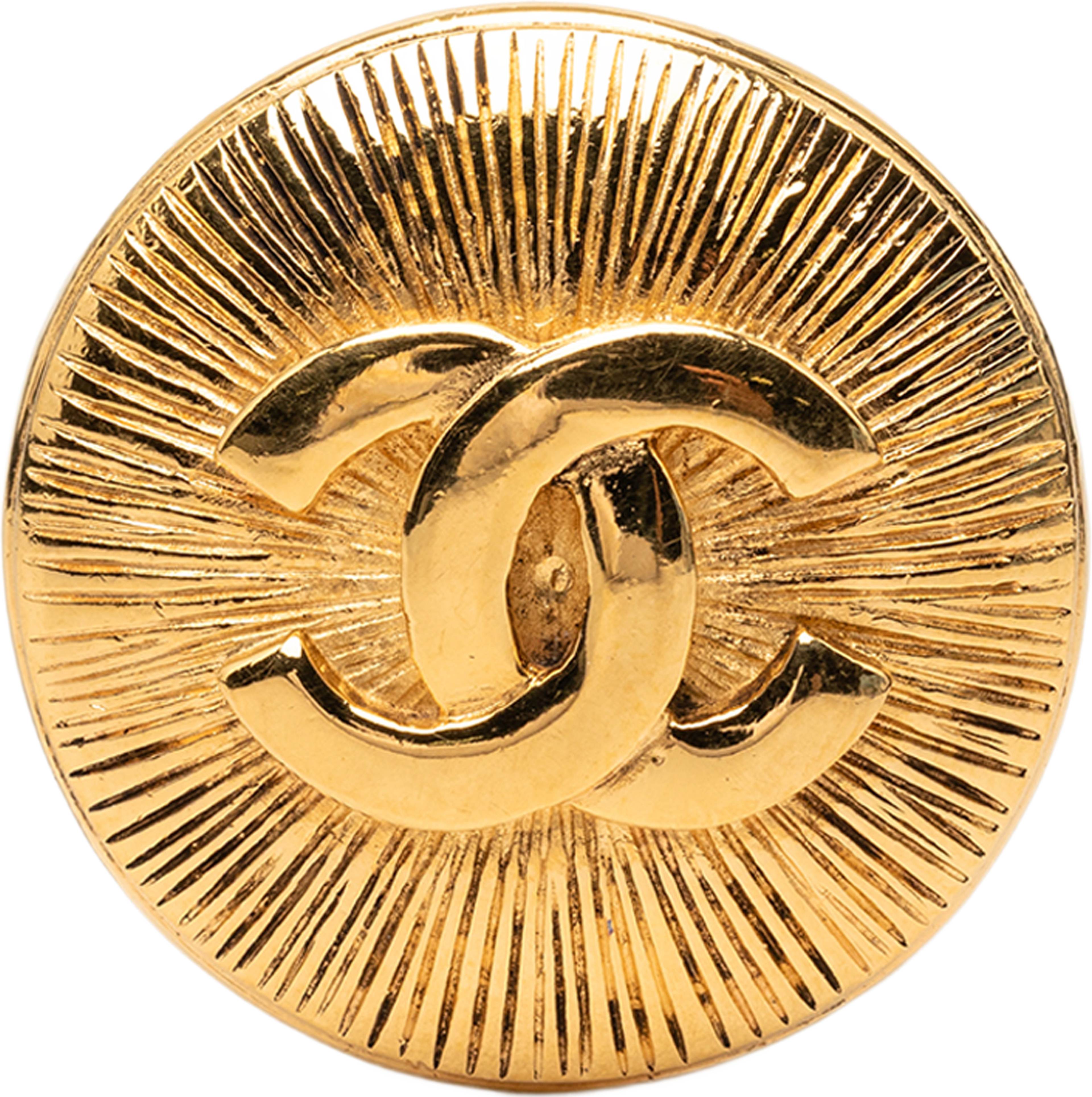 Chanel Cc Gold Plated Round Sunburst Brooch, från Luxclusif, i färgen gold. Klicka för att öppna bilden i stort format
