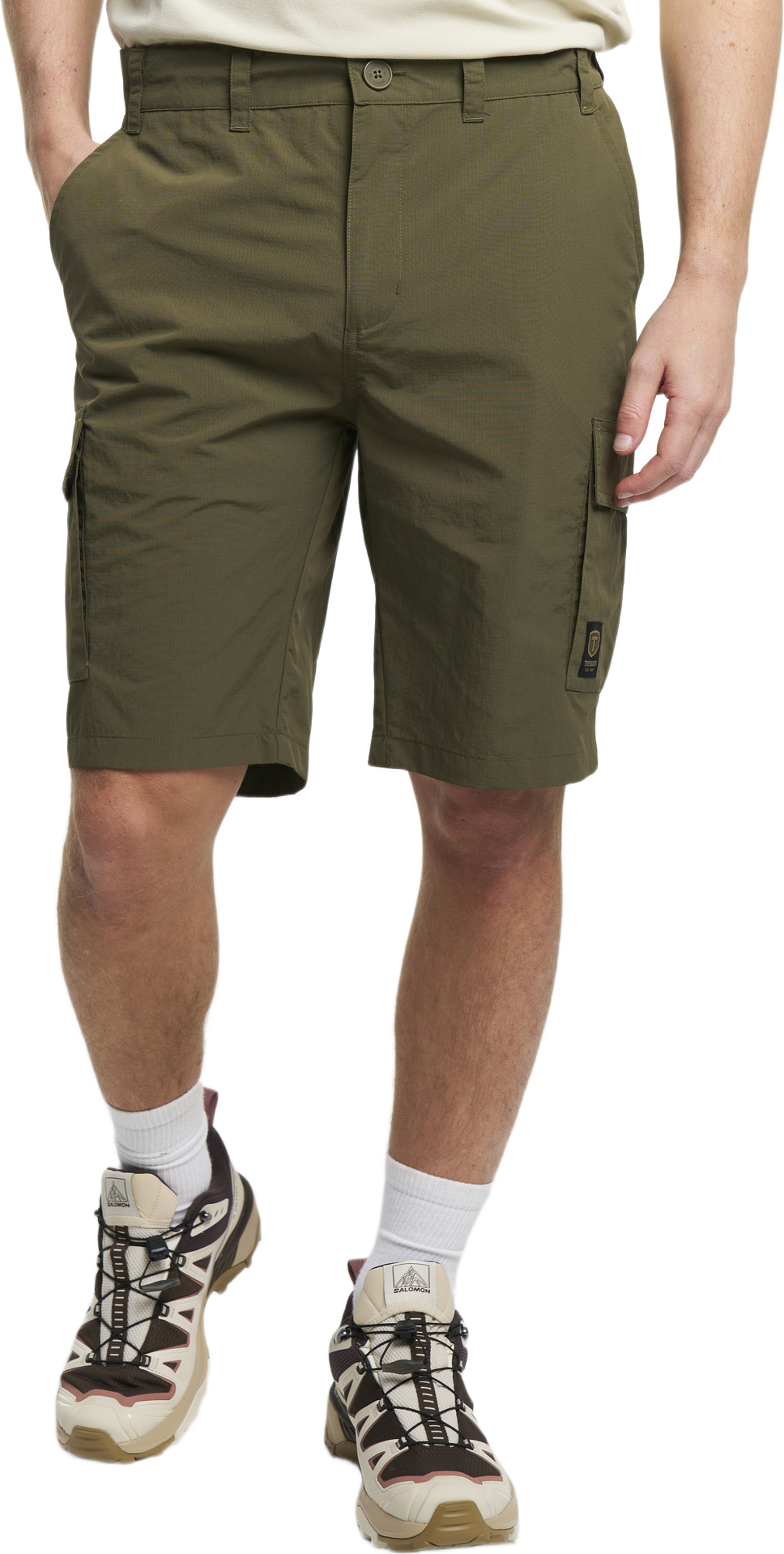 Travis Cargo Shorts Men, från Tenson, i färgen olivgrön. Klicka för att öppna bilden i stort format