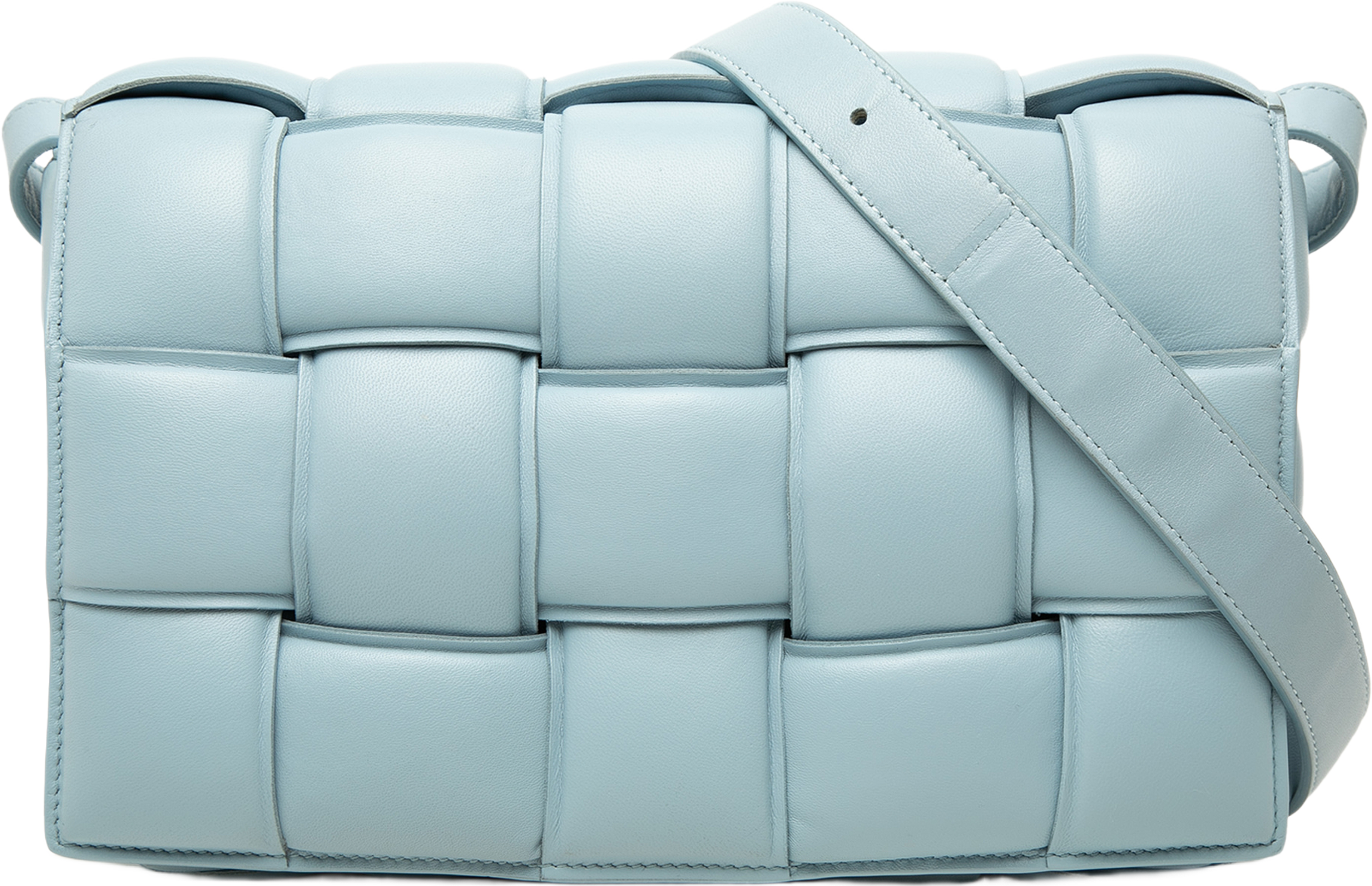 Bottega Veneta Nappa Intrecciato Padded Cassette Crossbody, från Luxclusif, i färgen blå. Klicka för att öppna bilden i stort format