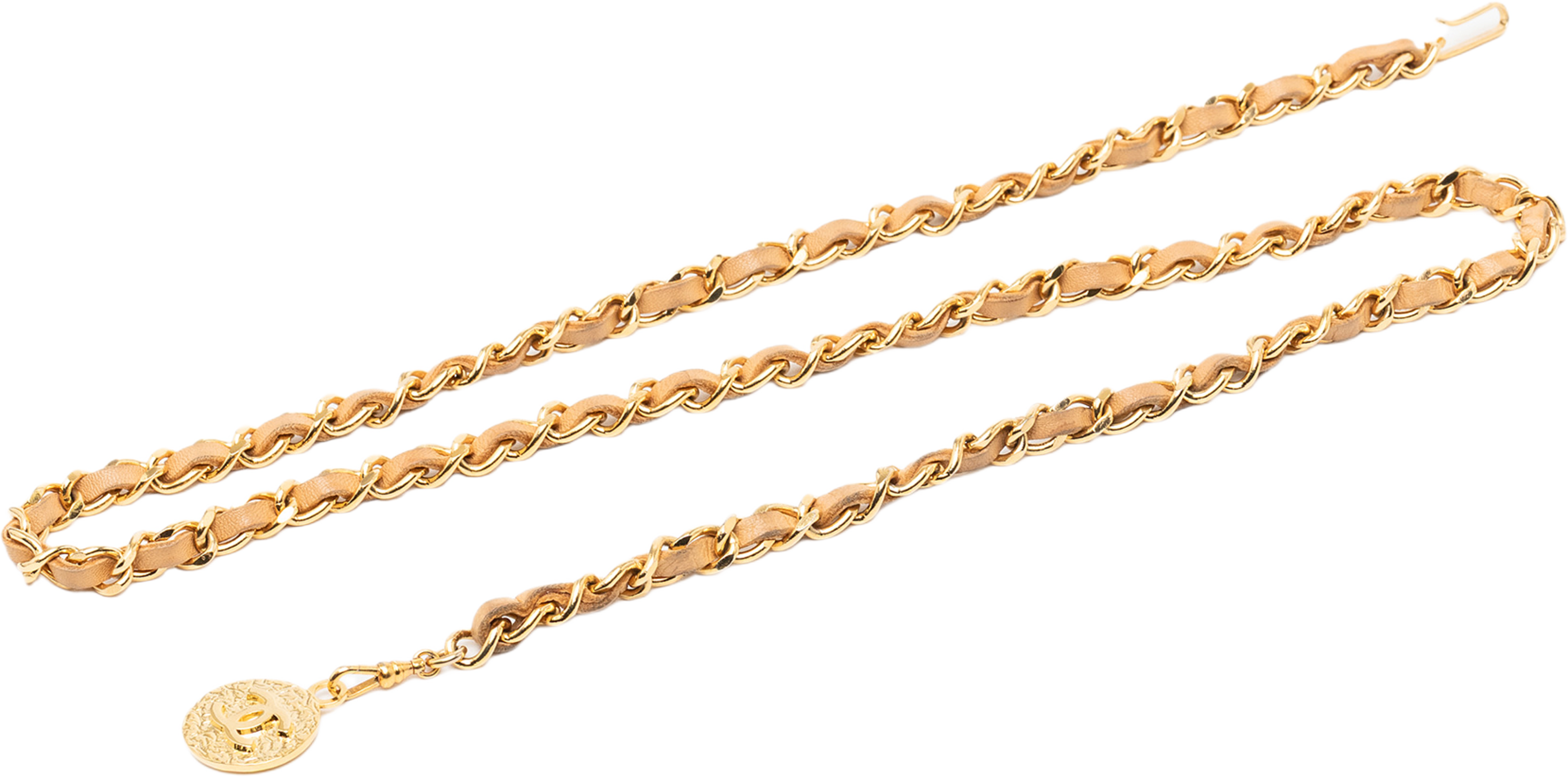 Chanel Gold Plated Leather Woven Medallion Chain Belt, från Luxclusif, i färgen beige. Klicka för att öppna bilden i stort format