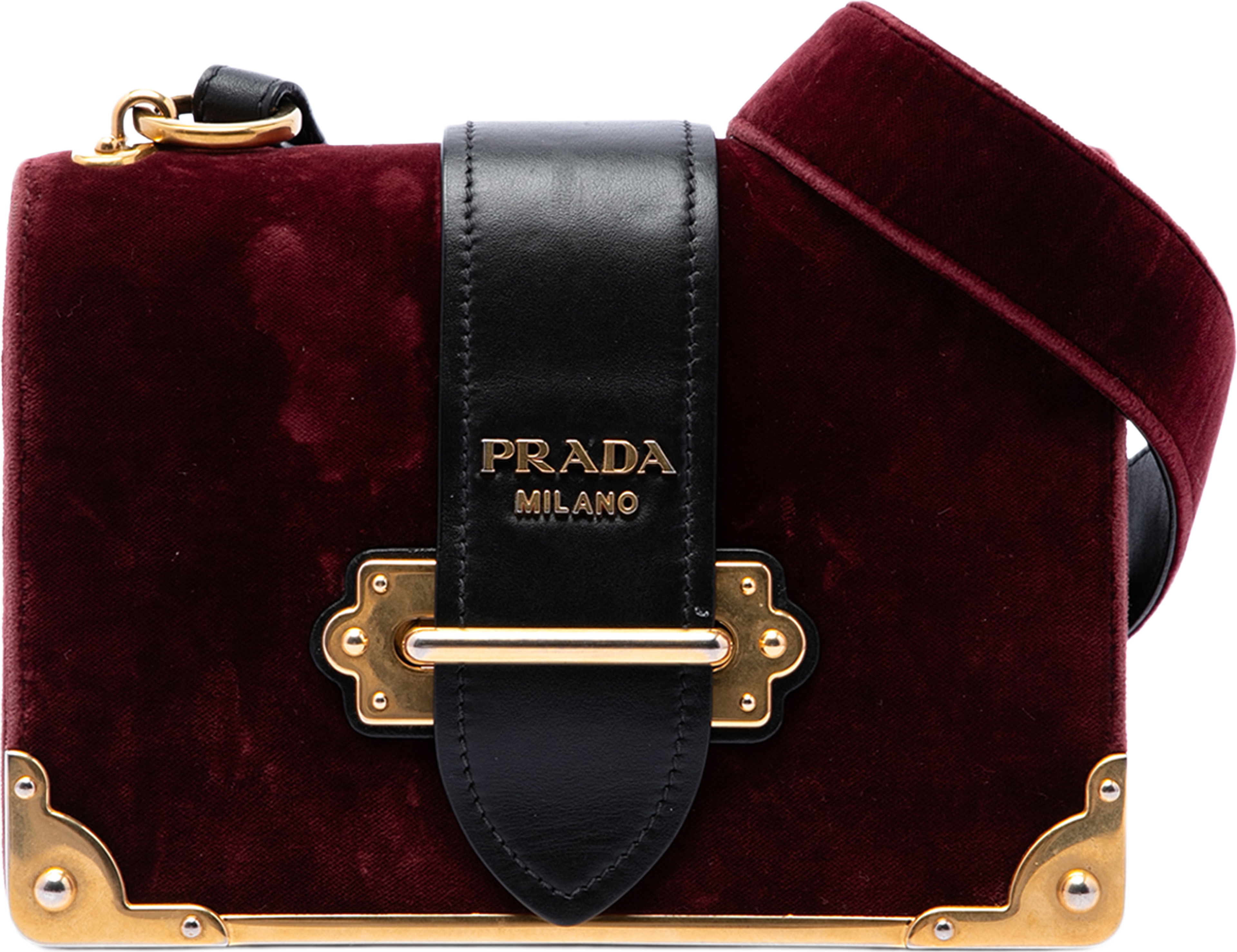 Prada Velvet Cahier Crossbody, från Luxclusif, i färgen röd. Klicka för att öppna bilden i stort format